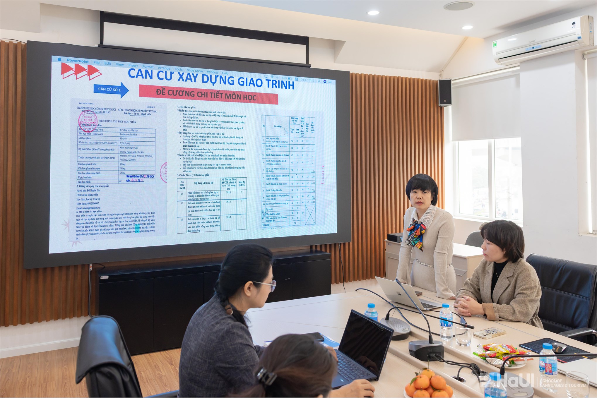 Thẩm định giáo trình “Kỹ năng học đại học” cấp Trường