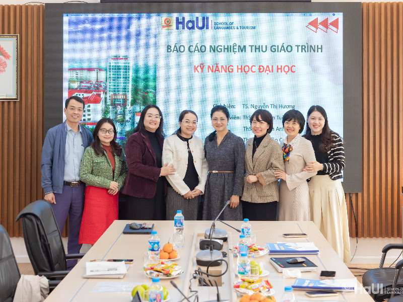 Thẩm định giáo trình “Kỹ năng học đại học” cấp Trường