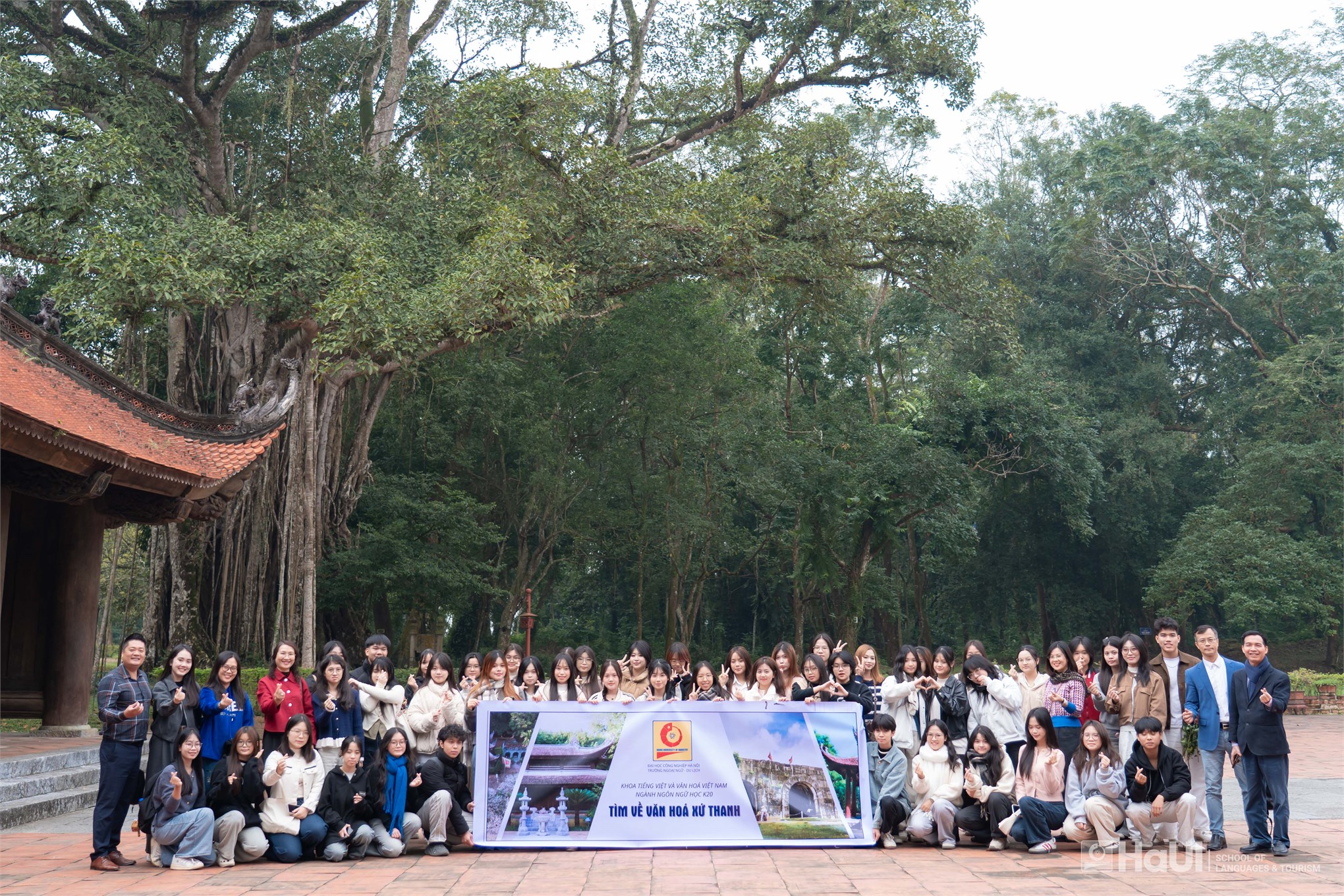 Sinh viên khoa Tiếng Việt và Văn hóa Việt Nam tìm hiểu lịch sử, văn hóa xứ Thanh qua chương trình học tập thực tế