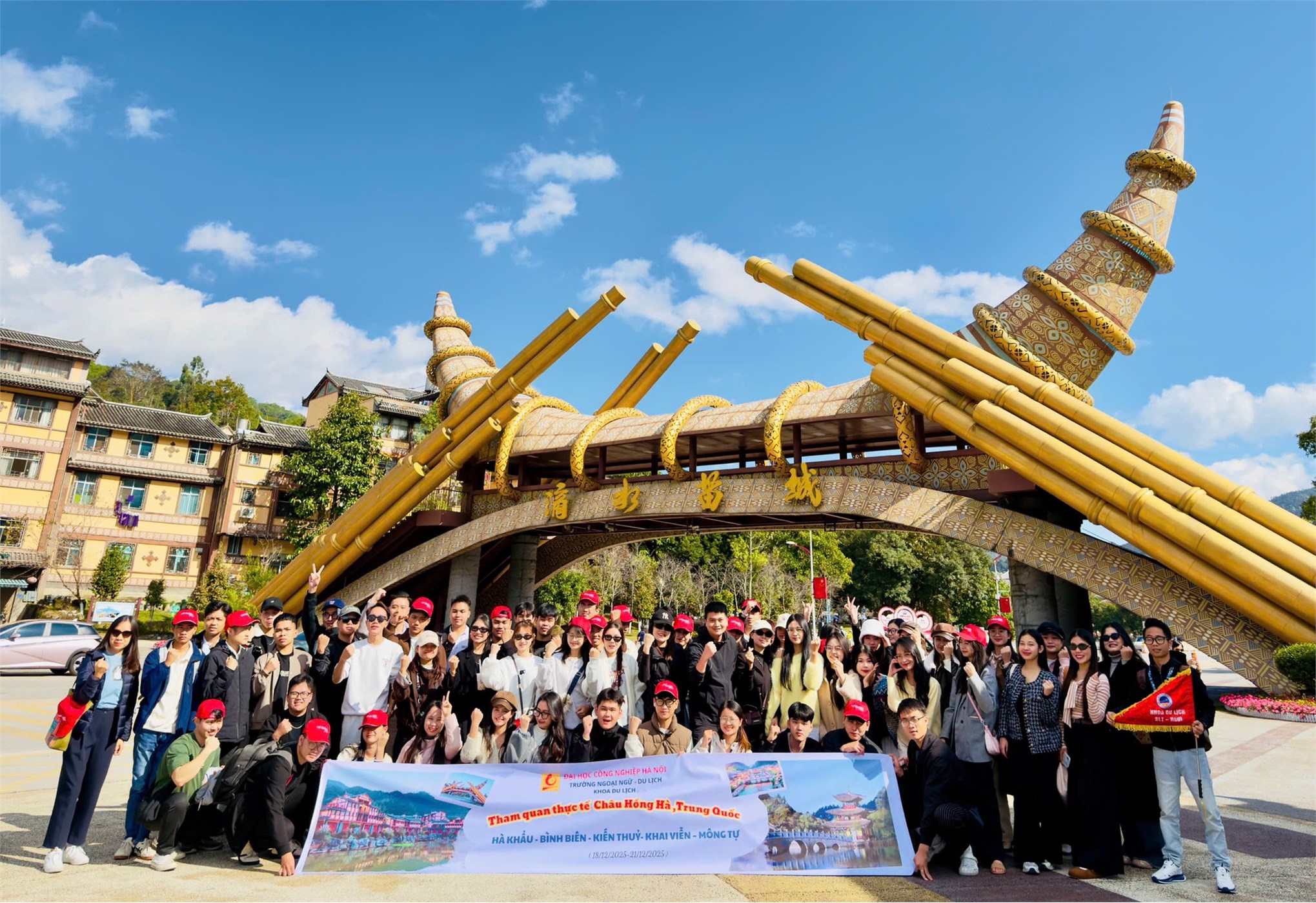 Sinh viên Khoa Du lịch trải nghiệm hành trình học tập thực tế du lịch outbound tại Trung Quốc