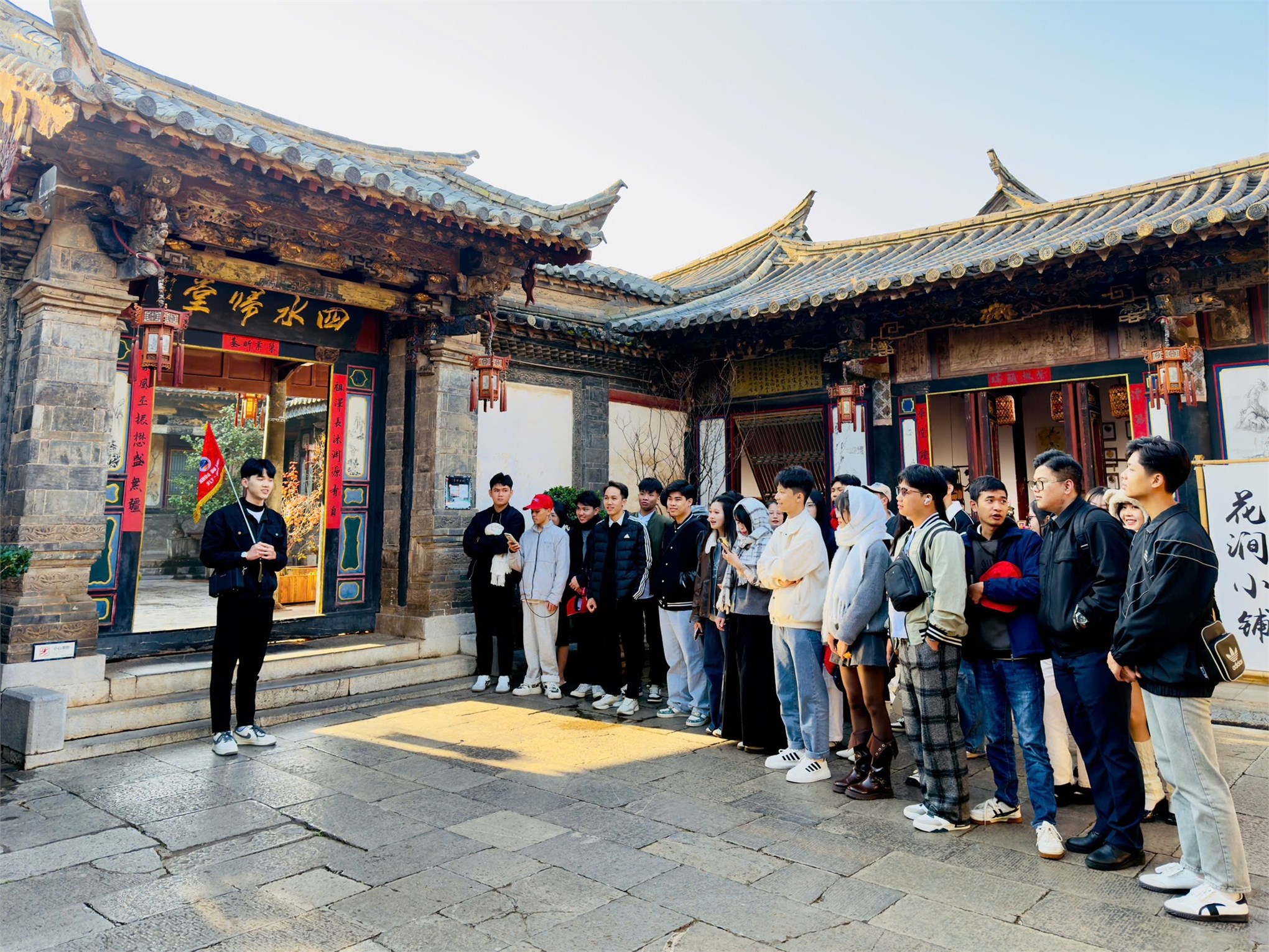 Sinh viên Khoa Du lịch trải nghiệm hành trình học tập thực tế du lịch outbound tại Trung Quốc