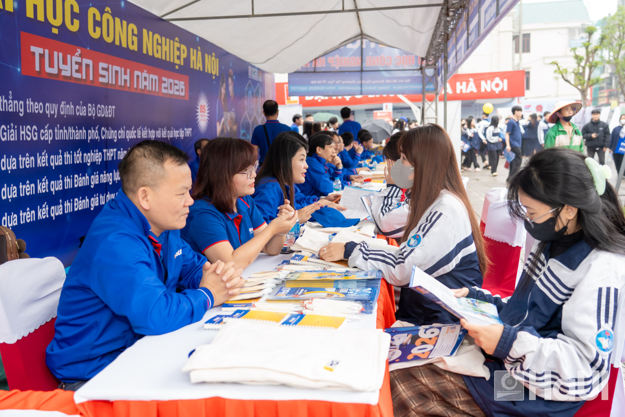 Trường Ngoại ngữ – Du lịch đồng hành cùng học sinh Nghệ An, Thanh Hóa trên hành trình định hướng tương lai