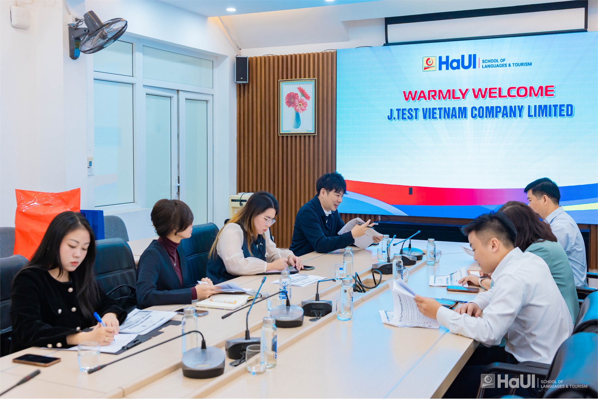 Trường Ngoại ngữ – Du lịch, Đại học Công nghiệp Hà Nội làm việc với J.TEST Việt Nam về đẩy mạnh truyền thông kỳ thi tiếng Nhật J.TEST