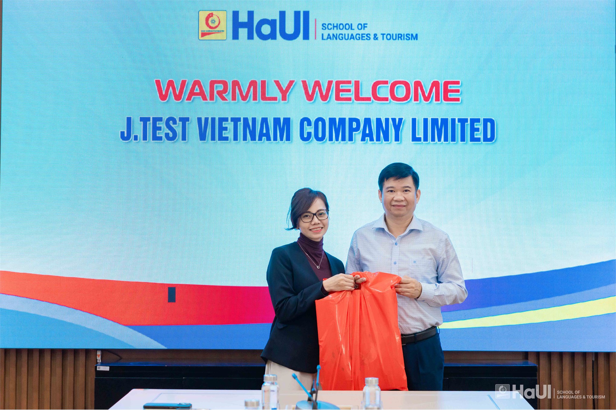 Trường Ngoại ngữ – Du lịch, Đại học Công nghiệp Hà Nội làm việc với J.TEST Việt Nam về đẩy mạnh truyền thông kỳ thi tiếng Nhật J.TEST