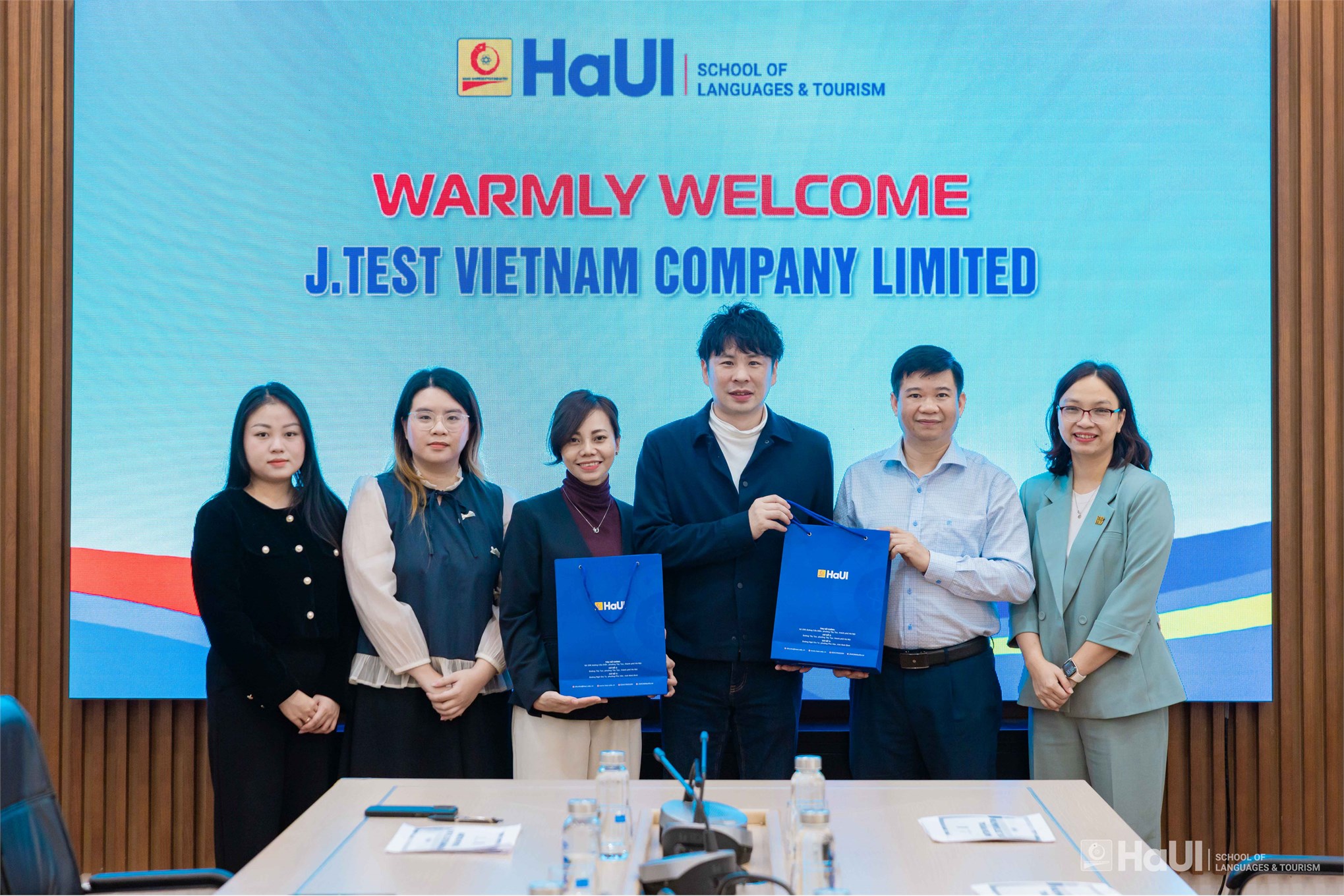 Trường Ngoại ngữ – Du lịch, Đại học Công nghiệp Hà Nội làm việc với J.TEST Việt Nam về đẩy mạnh truyền thông kỳ thi tiếng Nhật J.TEST