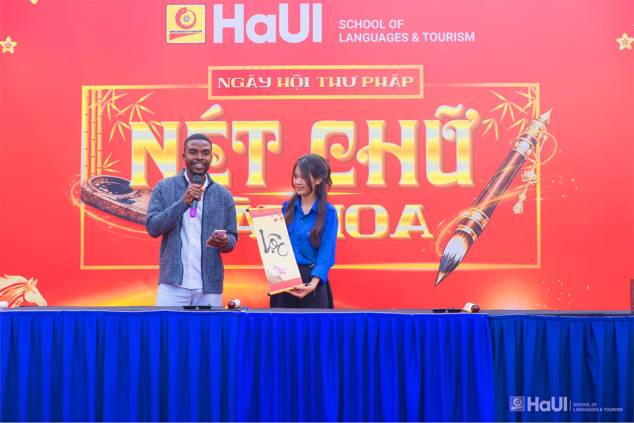 Ngày hội thư pháp “Nét chữ tài hoa”: Lưu truyền thống, viết tương lai