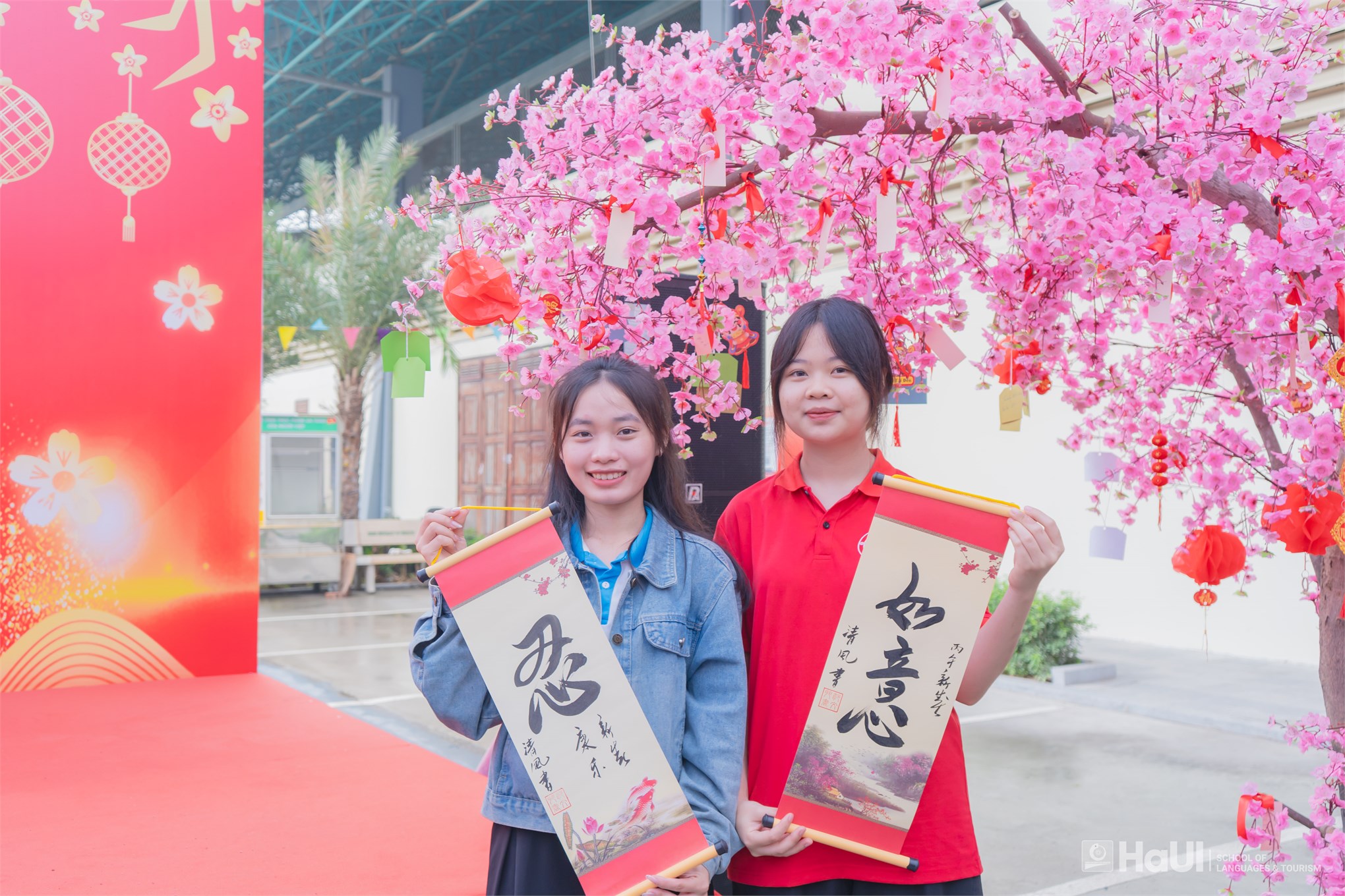 Ngày hội thư pháp “Nét chữ tài hoa”: Lưu truyền thống, viết tương lai