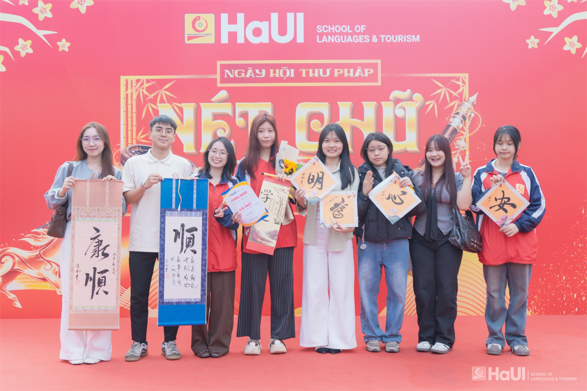 Ngày hội thư pháp “Nét chữ tài hoa”: Lưu truyền thống, viết tương lai