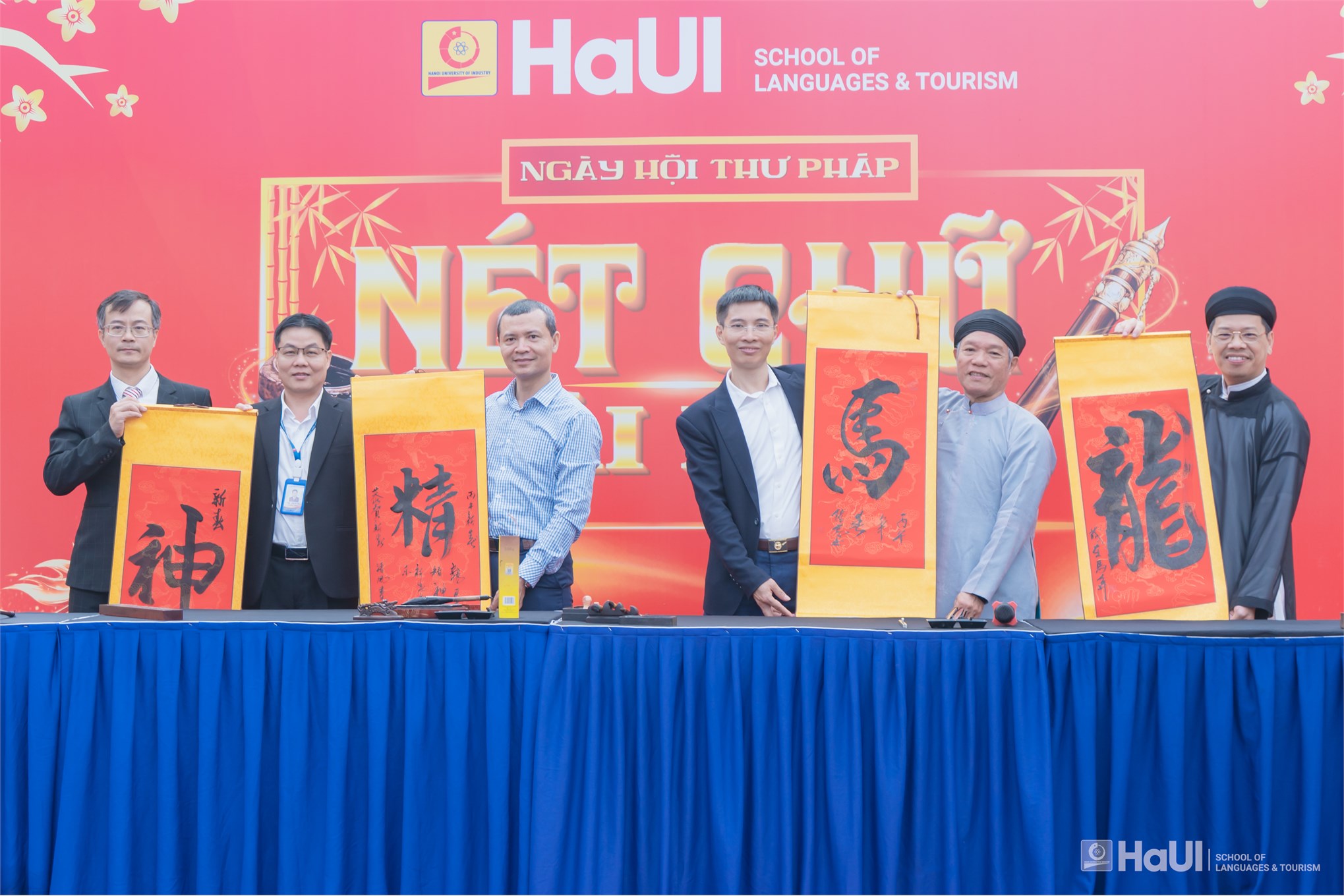 Ngày hội thư pháp “Nét chữ tài hoa”: Lưu truyền thống, viết tương lai