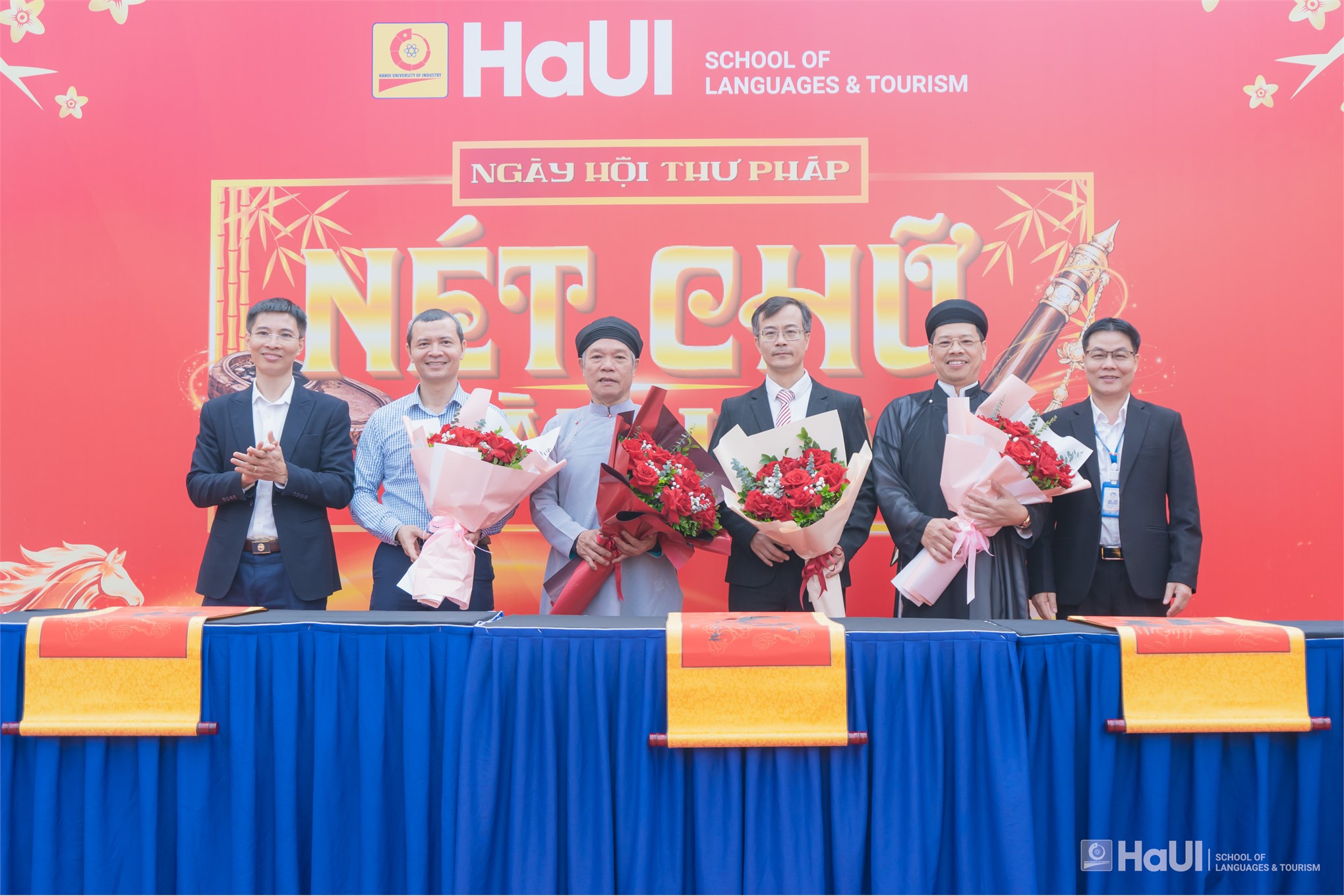 Ngày hội thư pháp “Nét chữ tài hoa”: Lưu truyền thống, viết tương lai