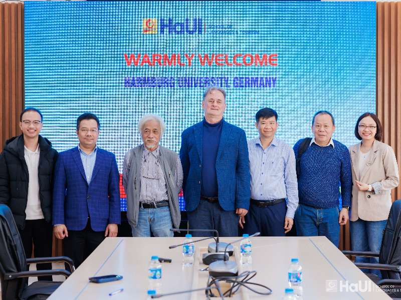 Thúc đẩy hợp tác đào tạo và nghiên cứu giữa Trường Ngoại ngữ – Du lịch, Đại học Công nghiệp Hà Nội và Đại học Hamburg (CHLB Đức)