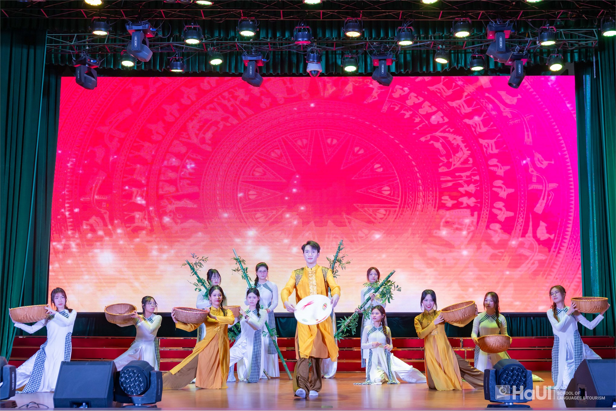 Sôi nổi và ấn tượng Cuộc thi “Khám phá Tiếng Việt và Văn hoá Việt Nam” năm 2026