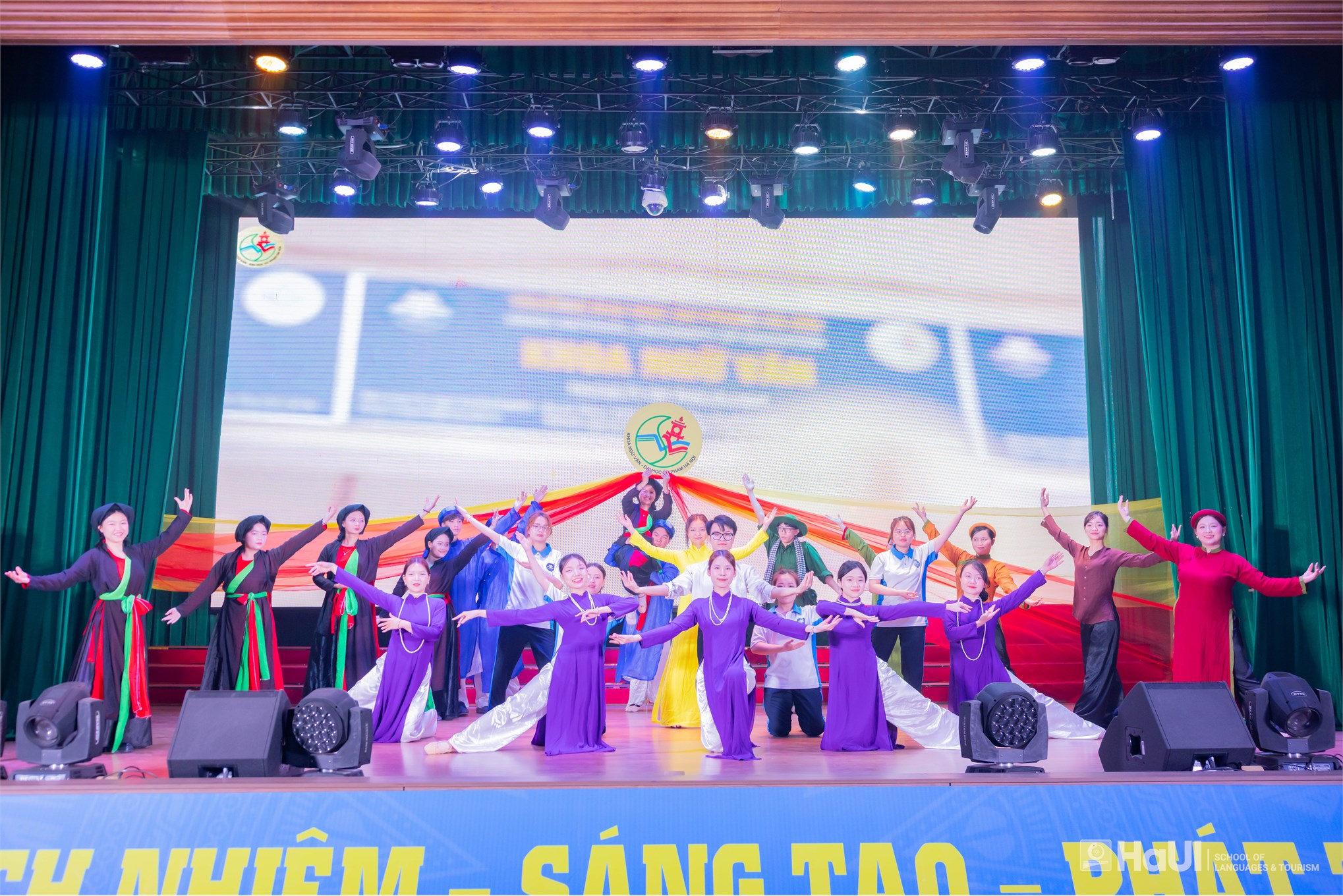 Sôi nổi và ấn tượng Cuộc thi “Khám phá Tiếng Việt và Văn hoá Việt Nam” năm 2026