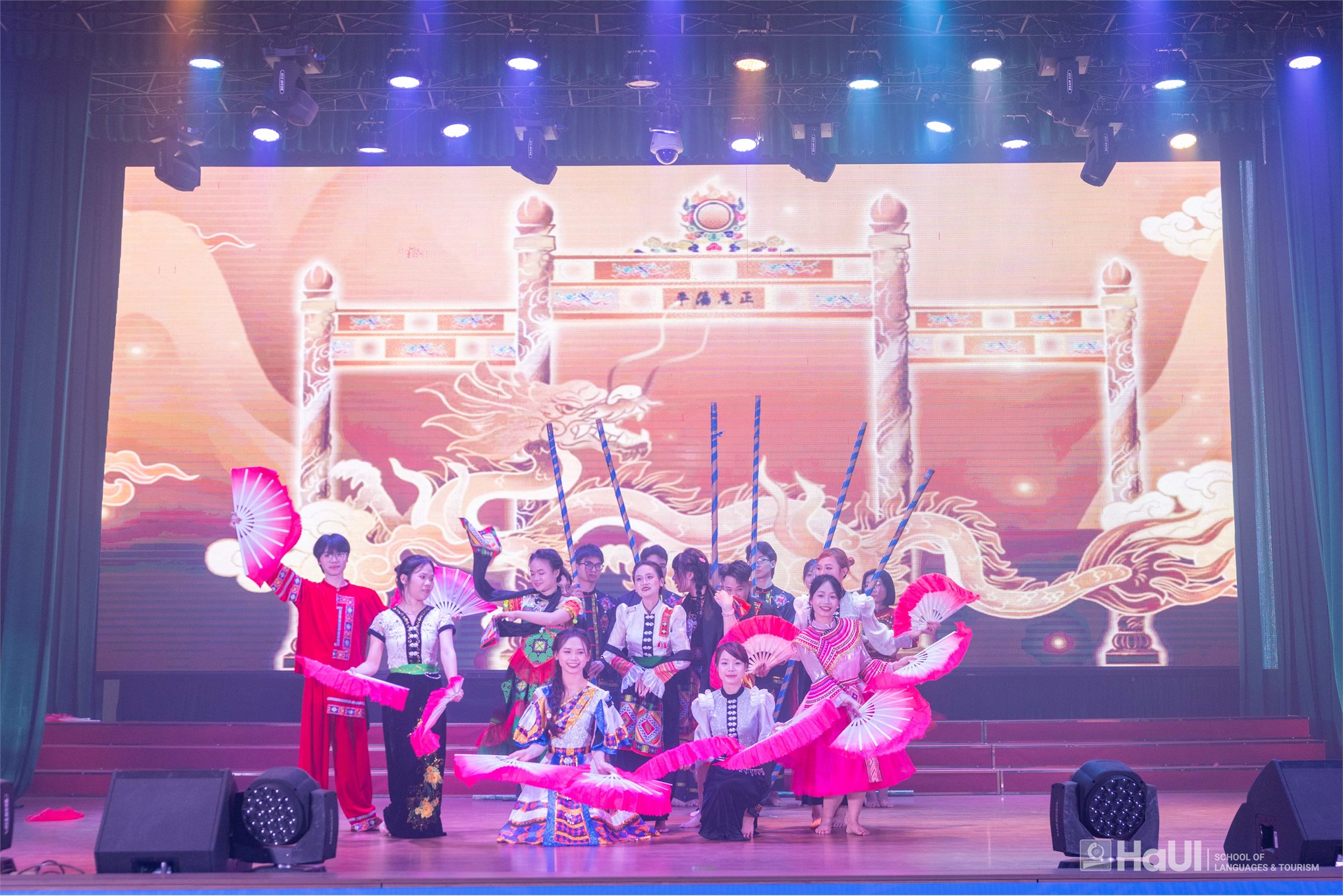 Sôi nổi và ấn tượng Cuộc thi “Khám phá Tiếng Việt và Văn hoá Việt Nam” năm 2026