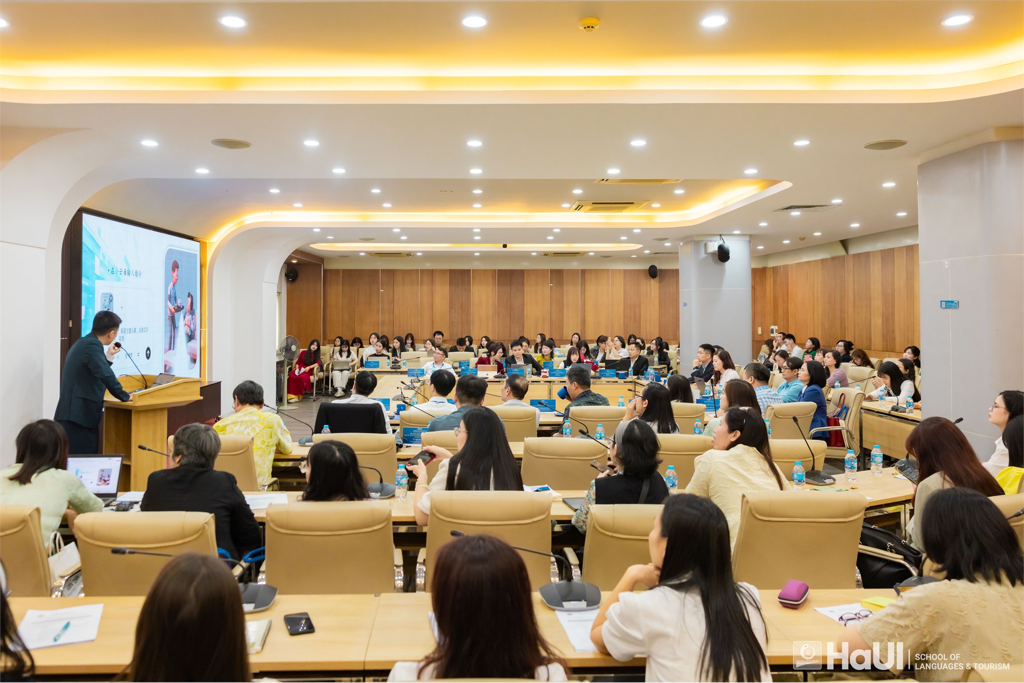 Hội thảo quốc tế lĩnh vực Ngôn ngữ Trung Quốc và Trung Quốc học: Khai phóng tri thức trong thời đại AI