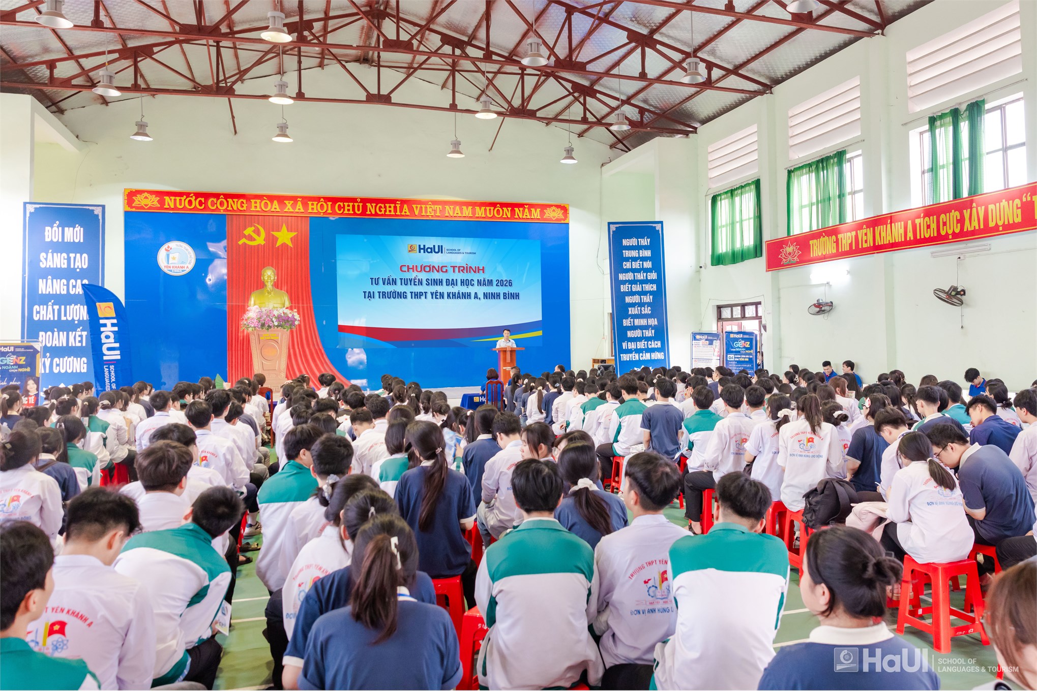 Trường Ngoại ngữ – Du lịch tư vấn tuyển sinh tại THPT Yên Khánh A: Định hướng nghề nghiệp gắn với xu thế phát triển ngành dịch vụ và hội nhập quốc tế