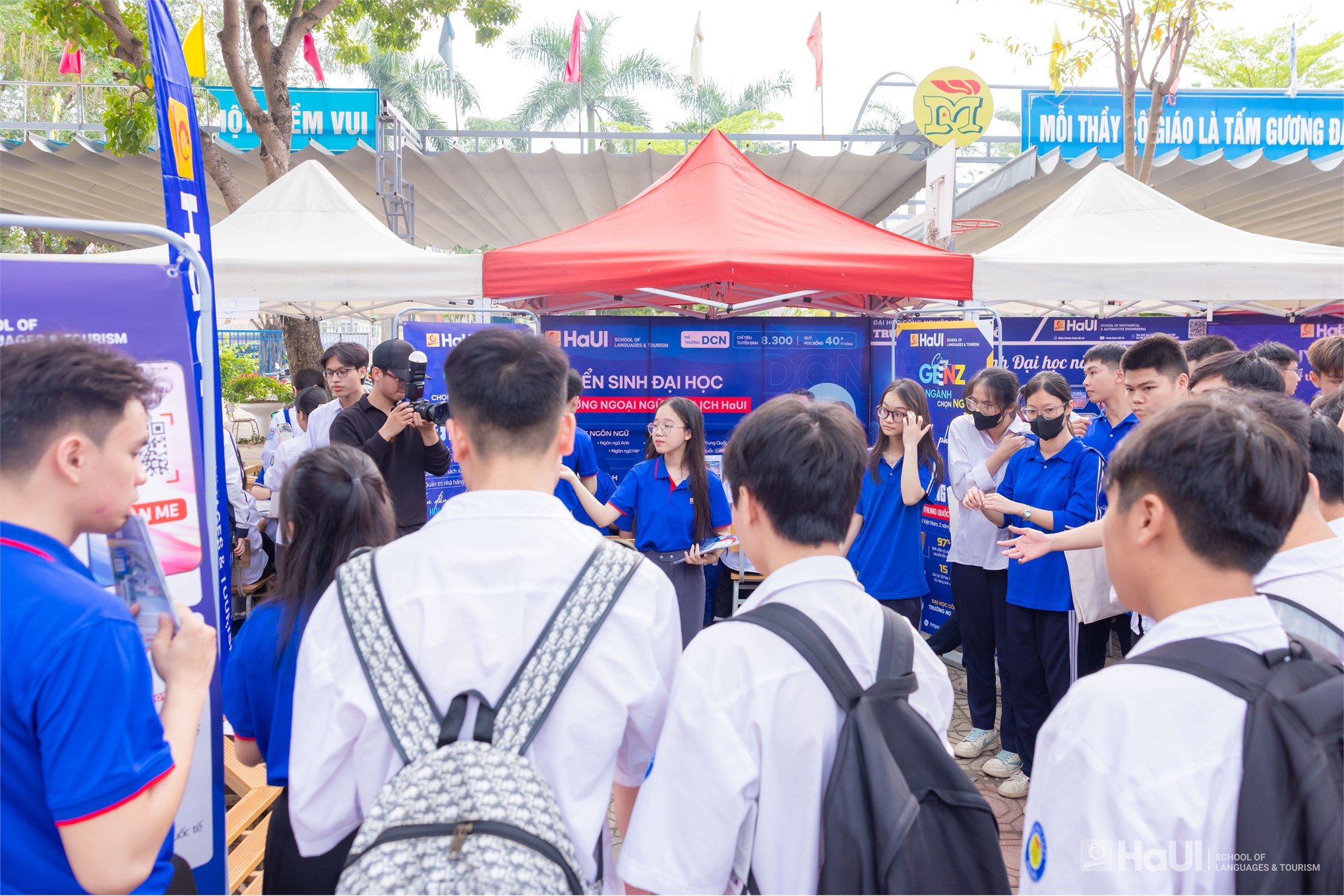 Trường Ngoại ngữ – Du lịch đồng hành cùng học sinh THPT Đại Mỗ trên hành trình định hướng tương lai