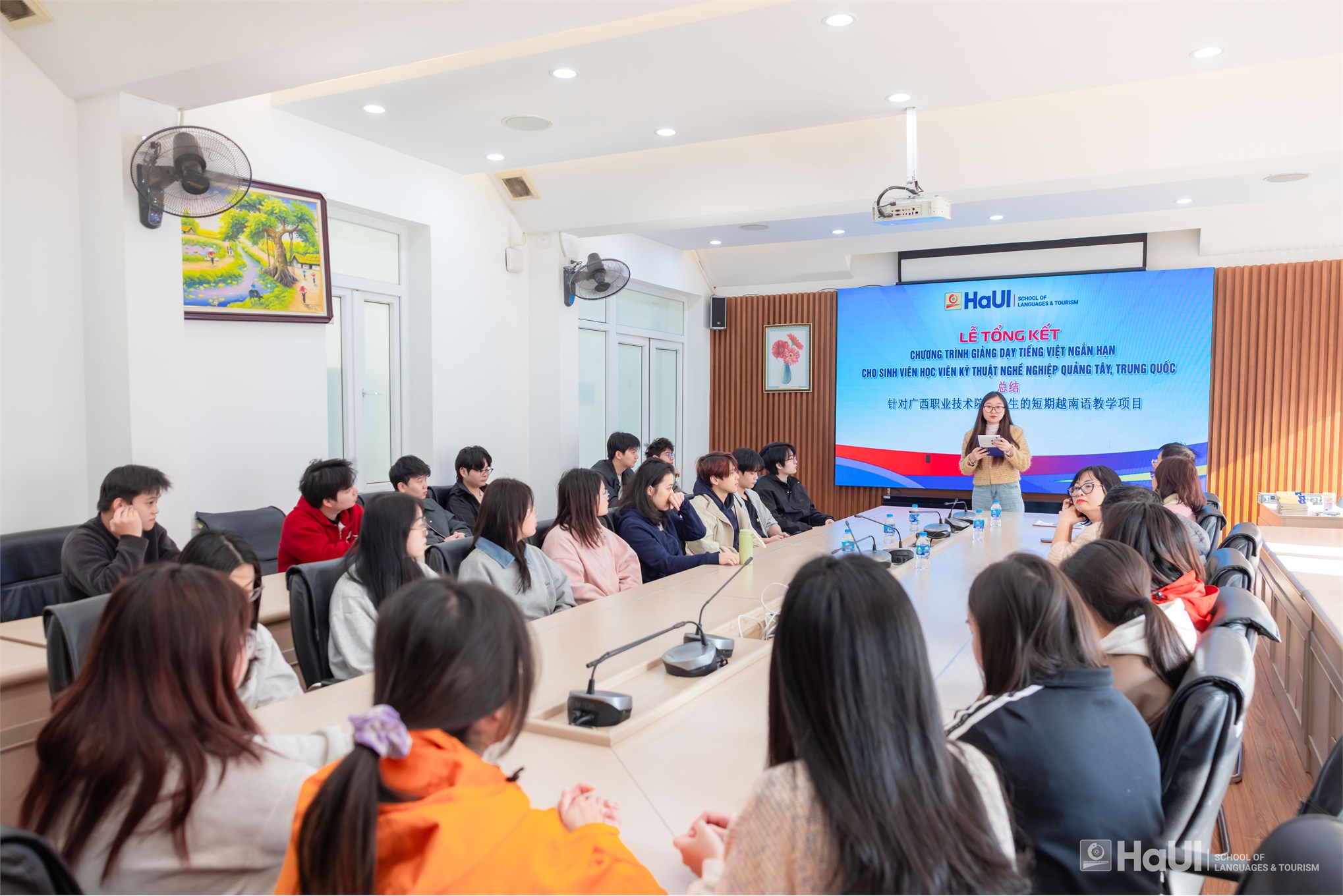 Bế giảng chương trình Tiếng Việt ngắn hạn dành cho sinh viên Học viện Kỹ thuật Nghề nghiệp Quảng Tây (Trung Quốc)