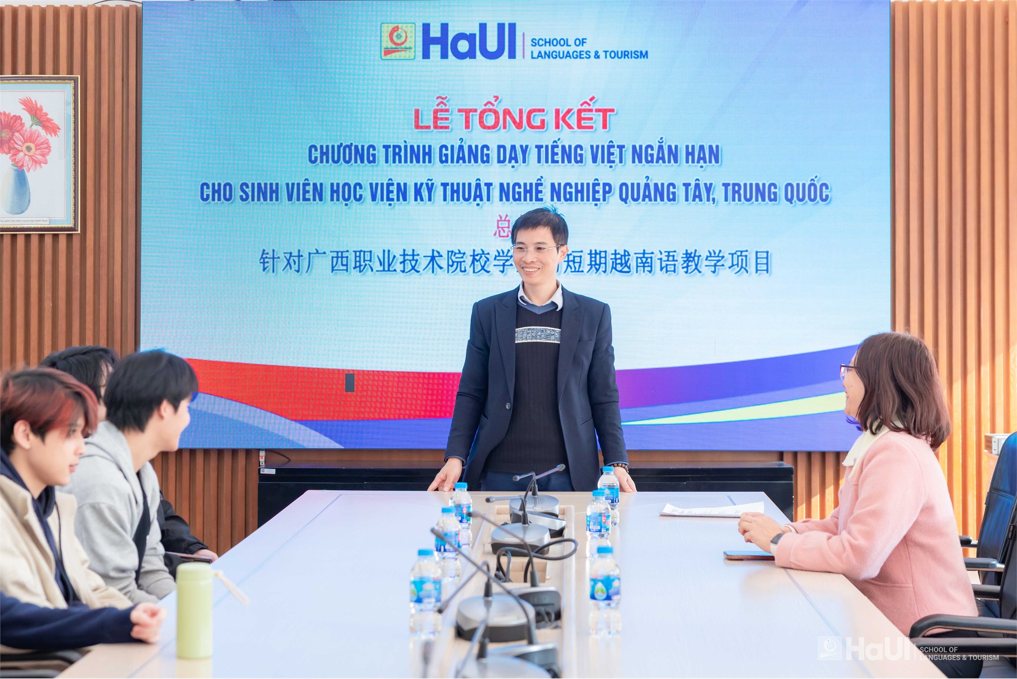 Bế giảng chương trình Tiếng Việt ngắn hạn dành cho sinh viên Học viện Kỹ thuật Nghề nghiệp Quảng Tây (Trung Quốc)