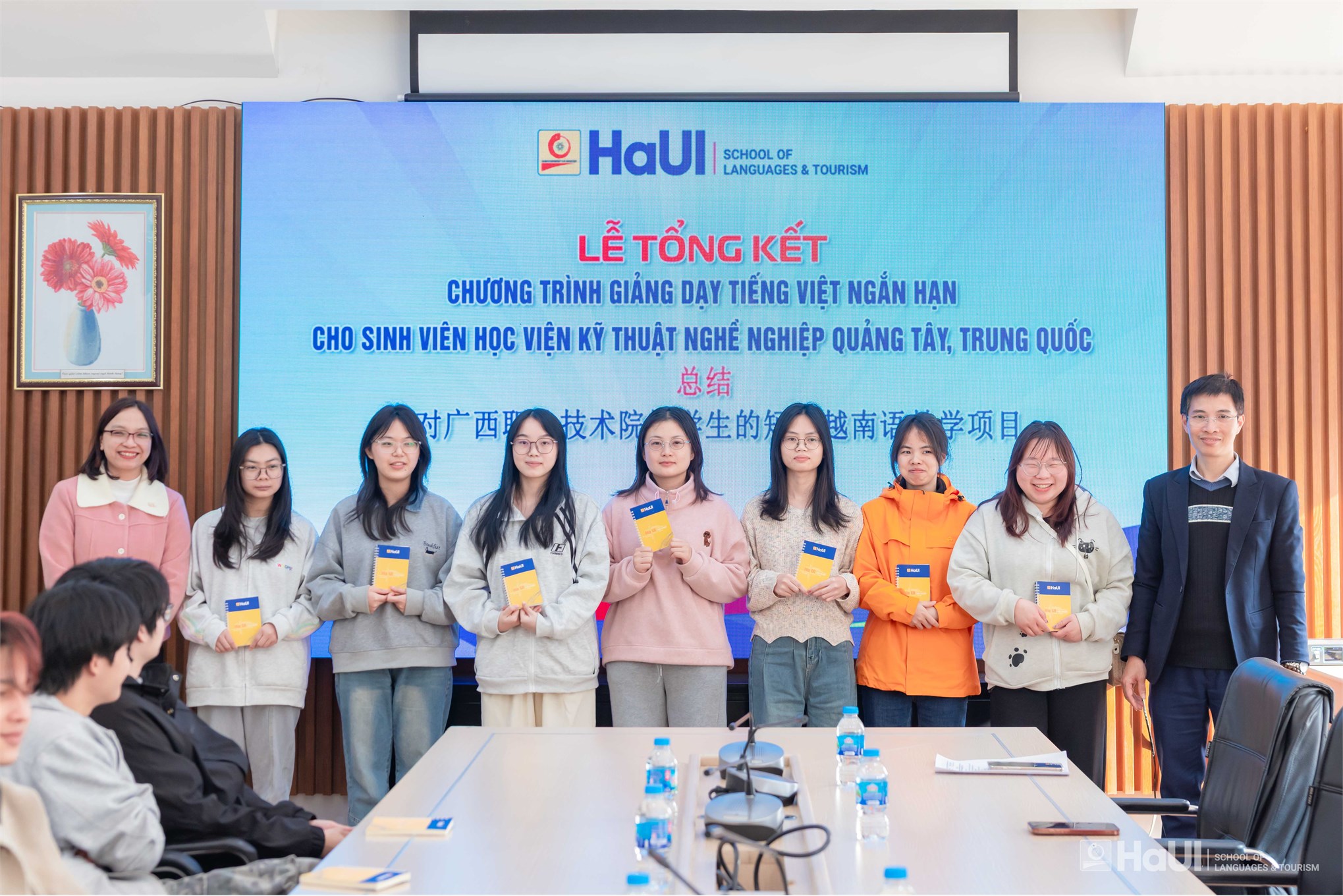 Bế giảng chương trình Tiếng Việt ngắn hạn dành cho sinh viên Học viện Kỹ thuật Nghề nghiệp Quảng Tây (Trung Quốc)