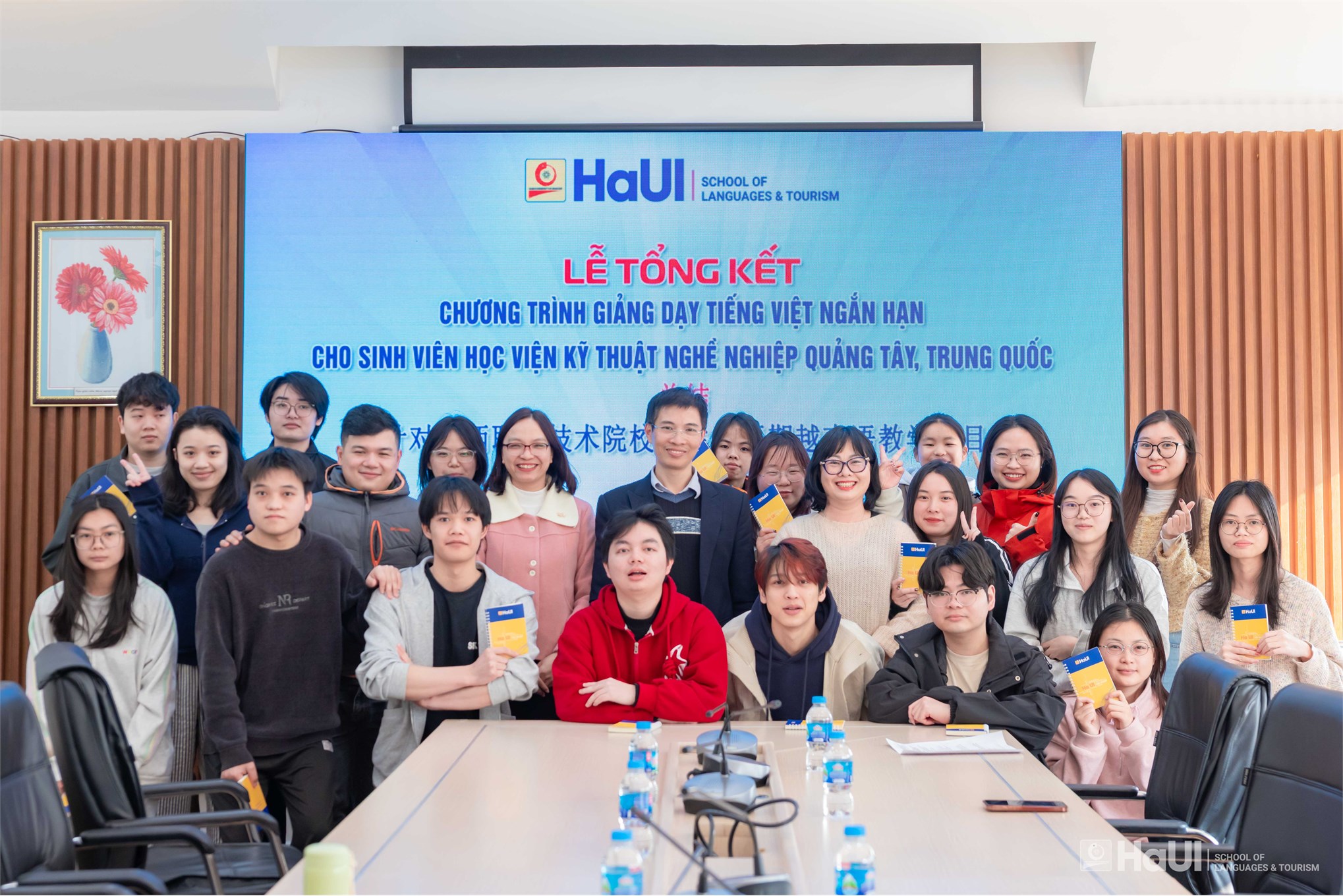 Bế giảng chương trình Tiếng Việt ngắn hạn dành cho sinh viên Học viện Kỹ thuật Nghề nghiệp Quảng Tây (Trung Quốc)