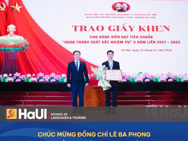 Trường Ngoại ngữ – Du lịch: PGS.TS. Lê Ba Phong được trao tặng Giấy khen đảng viên hoàn thành xuất sắc nhiệm vụ 5 năm liền