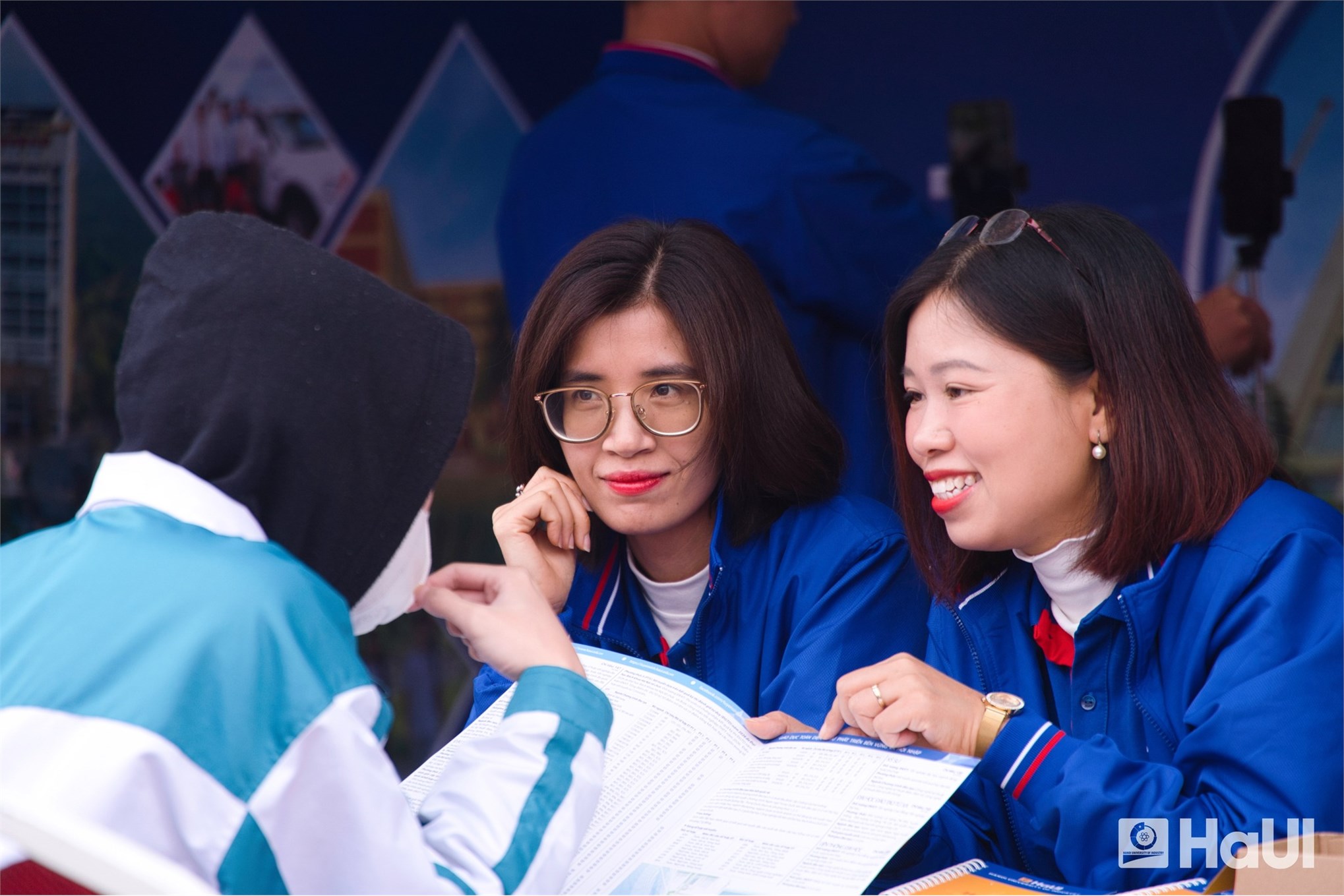 Trường Ngoại ngữ – Du lịch đồng hành cùng học sinh tại Phú Thọ và Ninh Bình trong Chương trình tư vấn tuyển sinh 2026