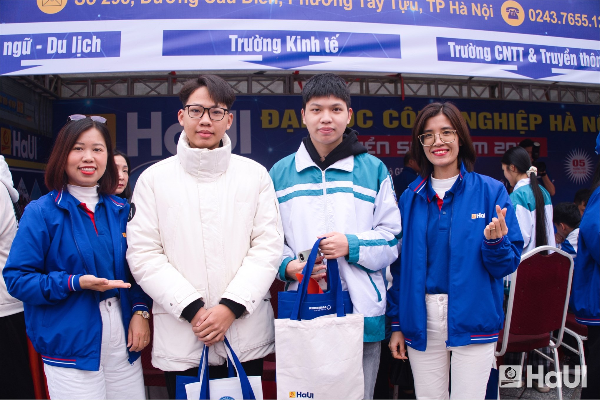 Trường Ngoại ngữ – Du lịch đồng hành cùng học sinh tại Phú Thọ và Ninh Bình trong Chương trình tư vấn tuyển sinh 2026