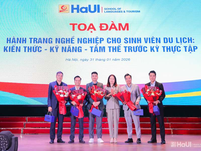 Trường Ngoại ngữ – Du lịch tổ chức tọa đàm “Hành trang nghề nghiệp cho sinh viên du lịch” trước kỳ thực tập