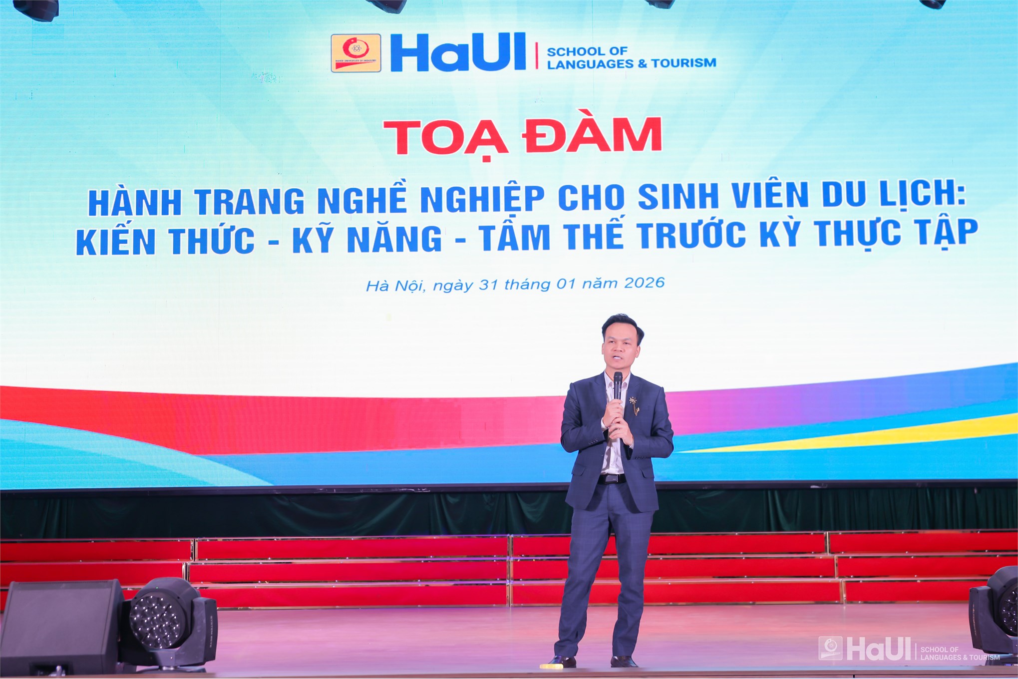 Trường Ngoại ngữ – Du lịch tổ chức tọa đàm “Hành trang nghề nghiệp cho sinh viên du lịch” trước kỳ thực tập