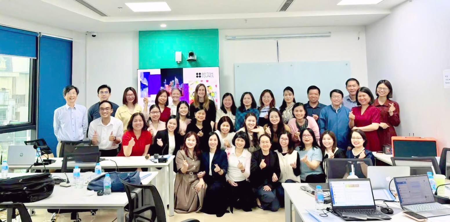 Giảng viên Khoa Ngôn ngữ Anh tham gia tập huấn biên soạn đề thi quốc tế Aptis ESOL