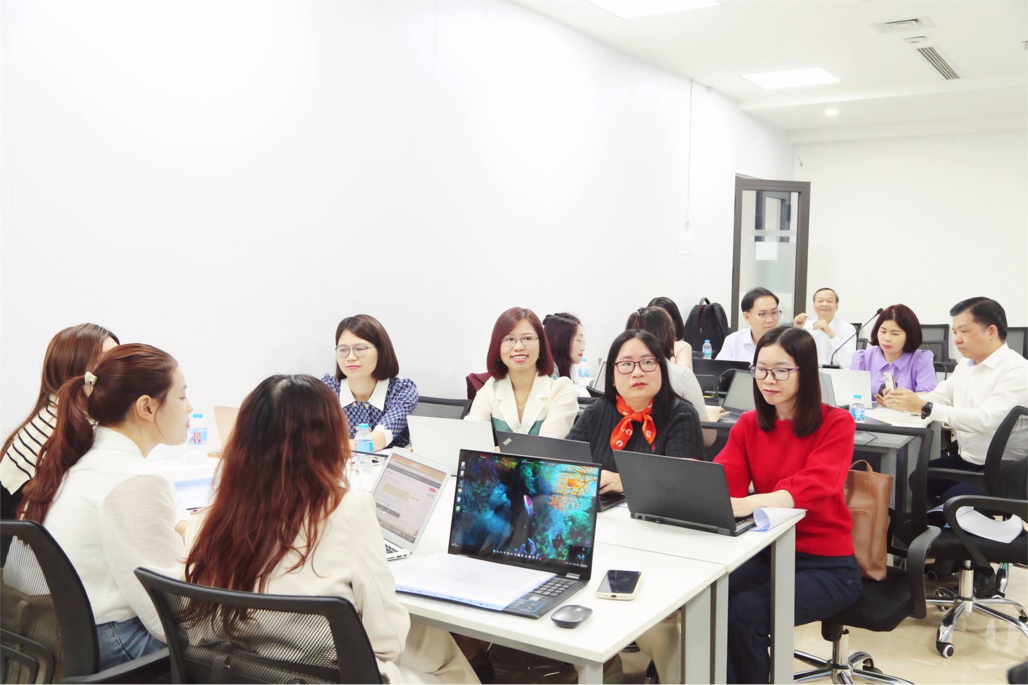 Giảng viên Khoa Ngôn ngữ Anh tham gia tập huấn biên soạn đề thi quốc tế Aptis ESOL