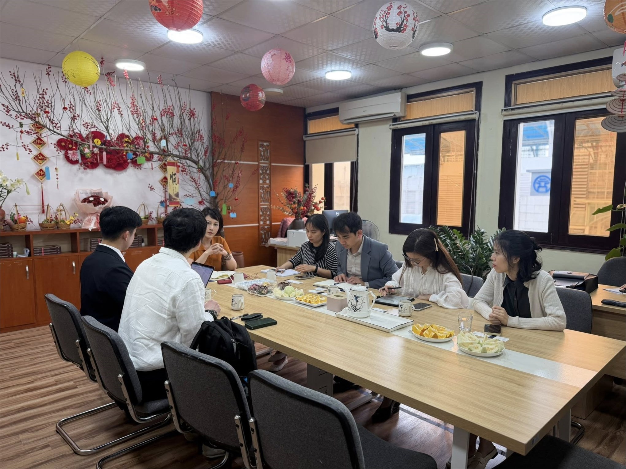 Khoa Ngôn ngữ Nhật Bản tiếp đón đoàn doanh nghiệp Kindai và công ty Nam Phong đến thăm và làm việc