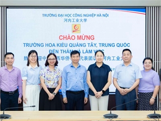 Trường Ngoại ngữ - Du lịch đón tiếp đoàn cán bộ Trường Hoa Kiều Quảng Tây, Trung Quốc