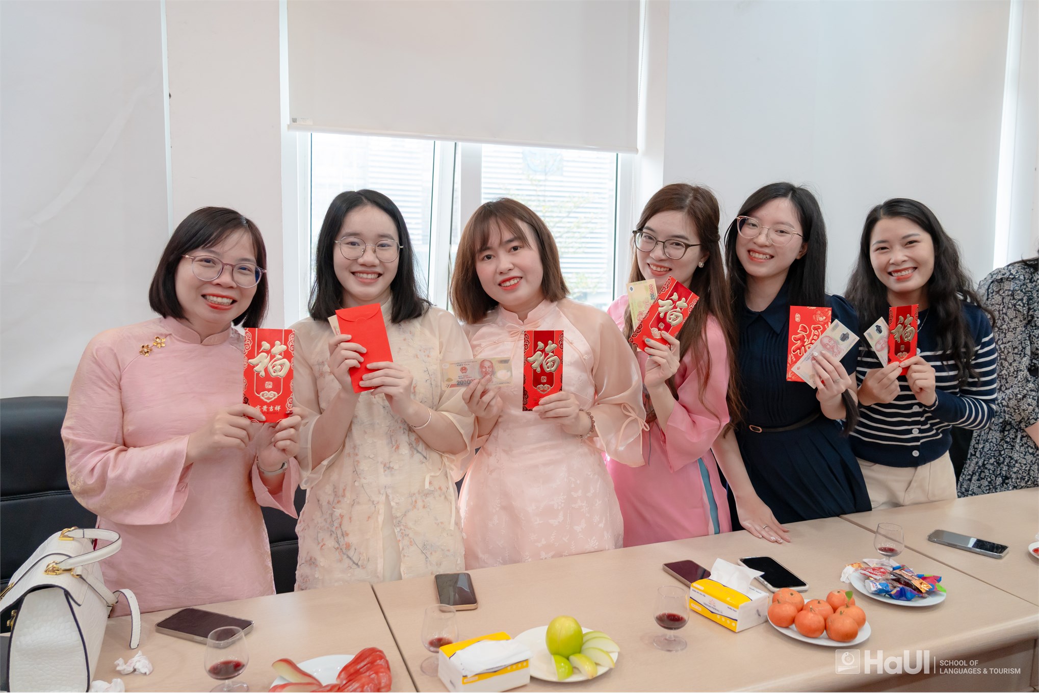 Gặp mặt đầu xuân 2026 tại Trường Ngoại ngữ – Du lịch: Khởi đầu mới, khí thế mới