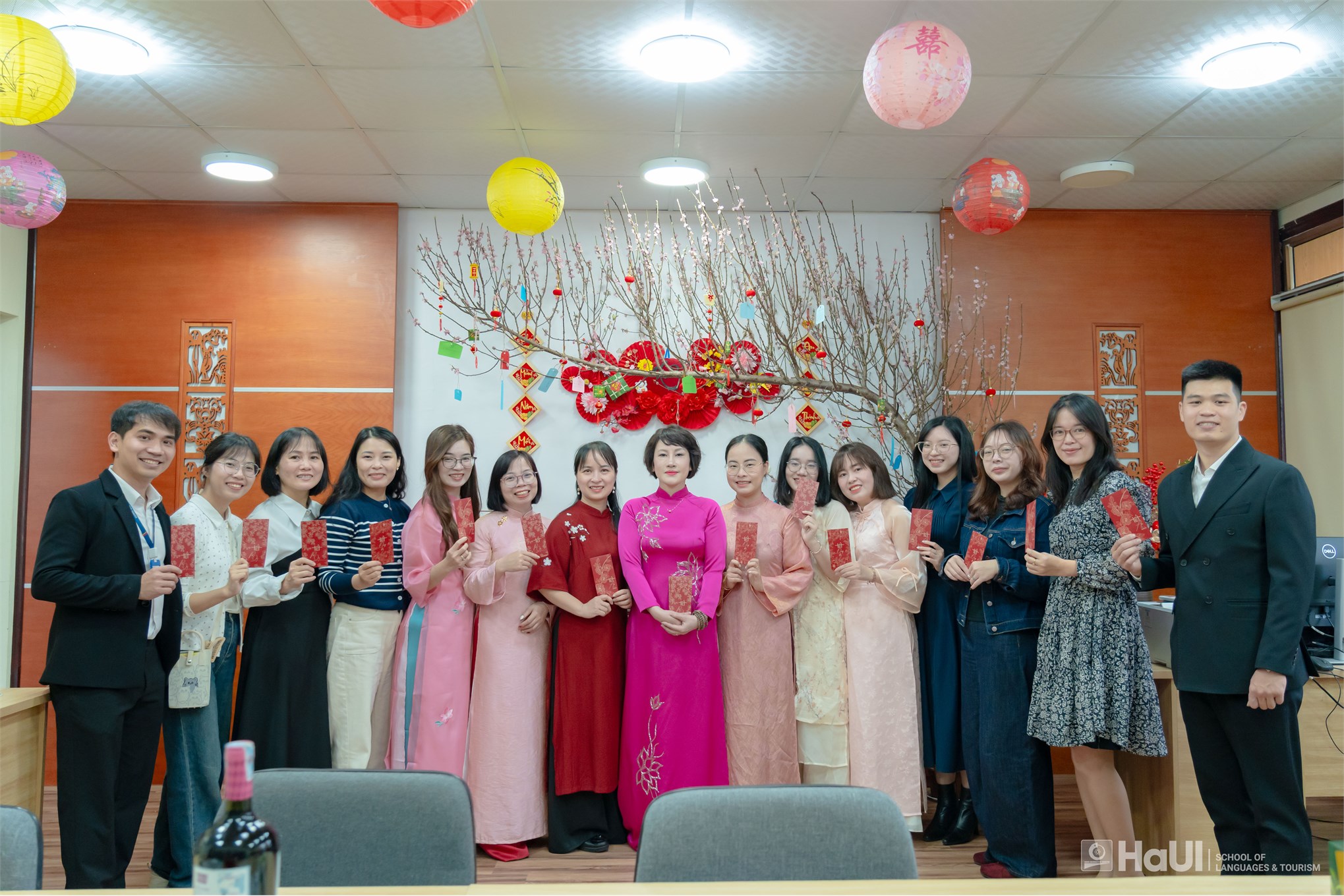 Gặp mặt đầu xuân 2026 tại Trường Ngoại ngữ – Du lịch: Khởi đầu mới, khí thế mới