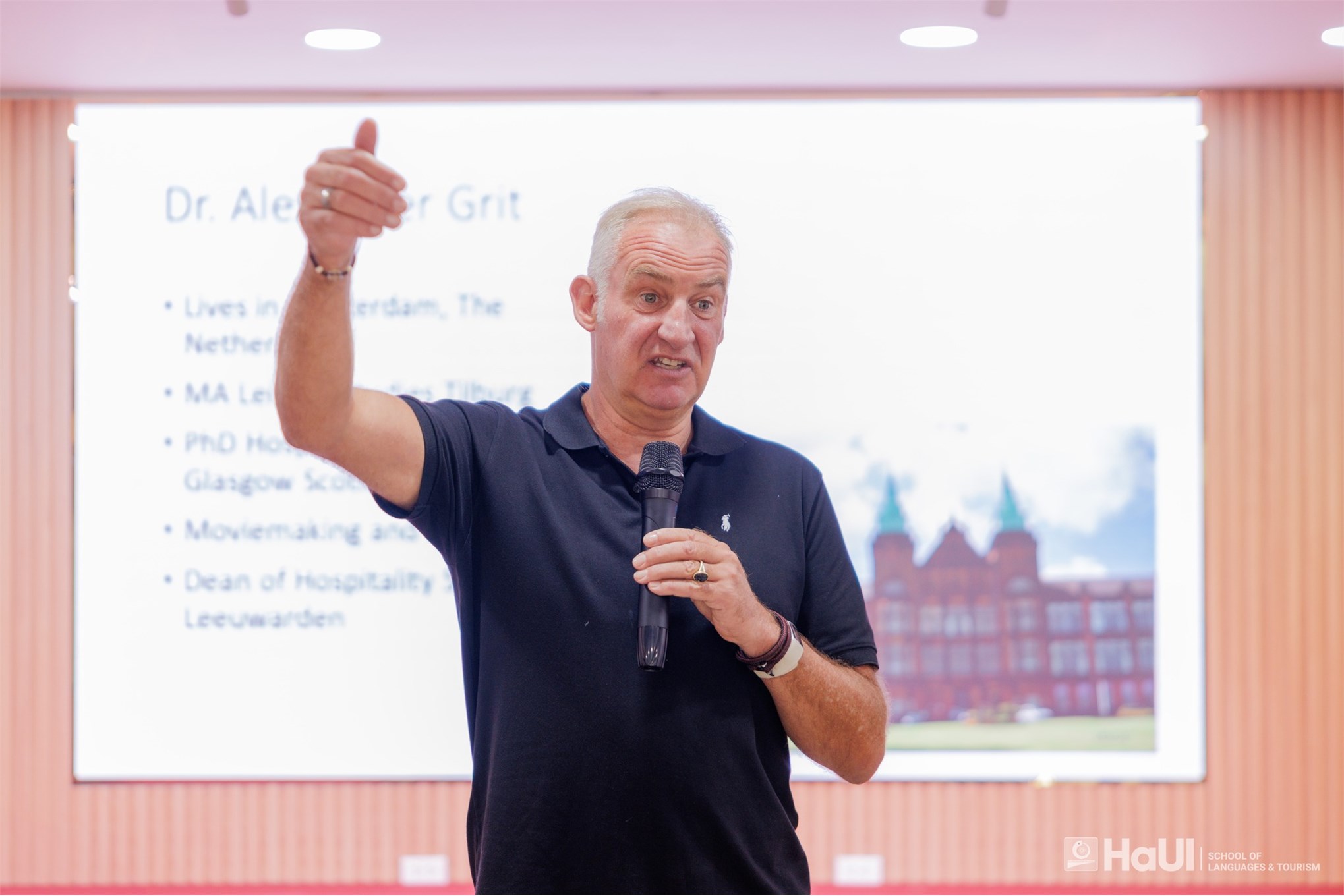 Khoa Quản trị Nhà hàng – Khách sạn tổ chức tọa đàm học thuật quốc tế về xu hướng “Transformation Economy” trong du lịch