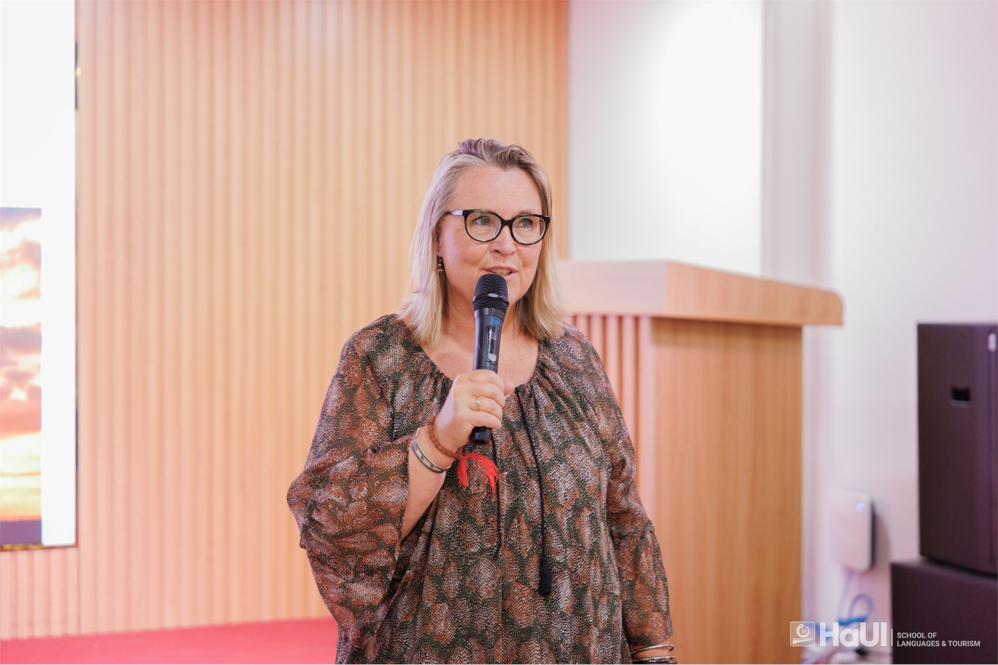 Khoa Quản trị Nhà hàng – Khách sạn tổ chức tọa đàm học thuật quốc tế về xu hướng “Transformation Economy” trong du lịch