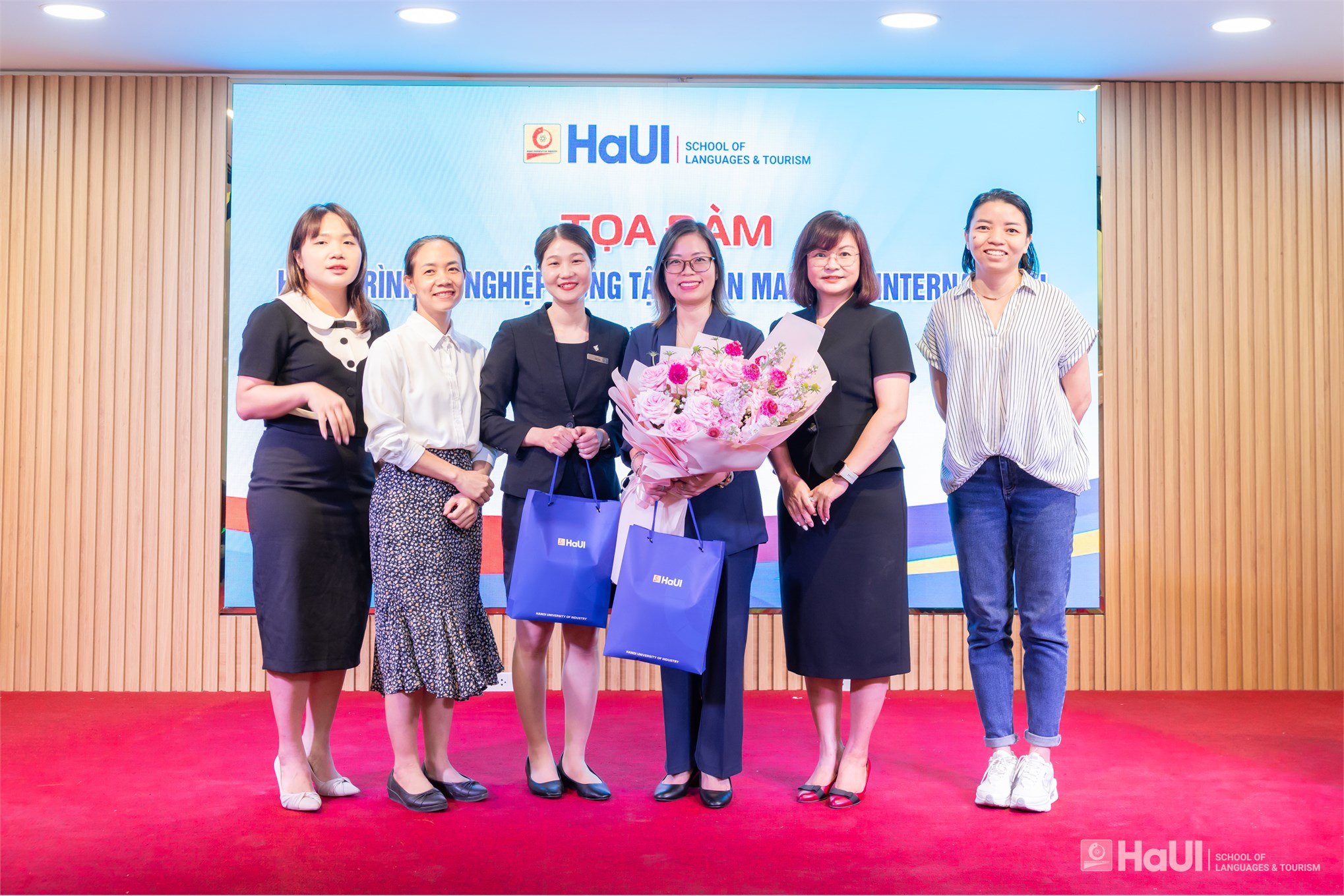 Tọa đàm cùng Marriott International: Gắn kết đào tạo với thực tiễn ngành khách sạn