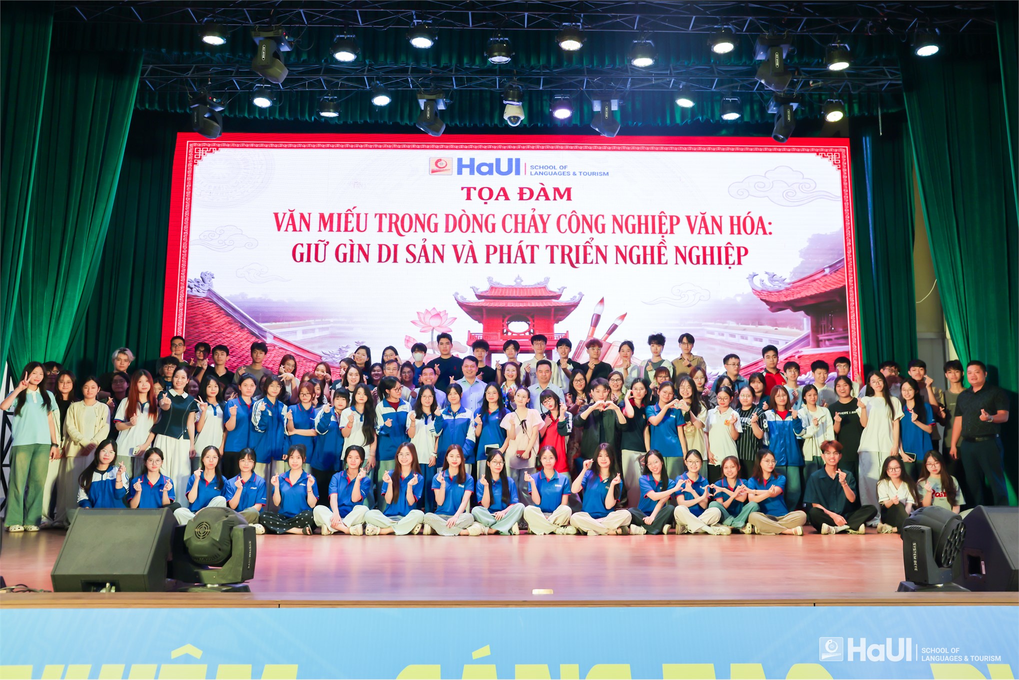 Tọa đàm Văn Miếu trong dòng chảy công nghiệp văn hóa: Giữ gìn di sản và phát triển nghề nghiệp