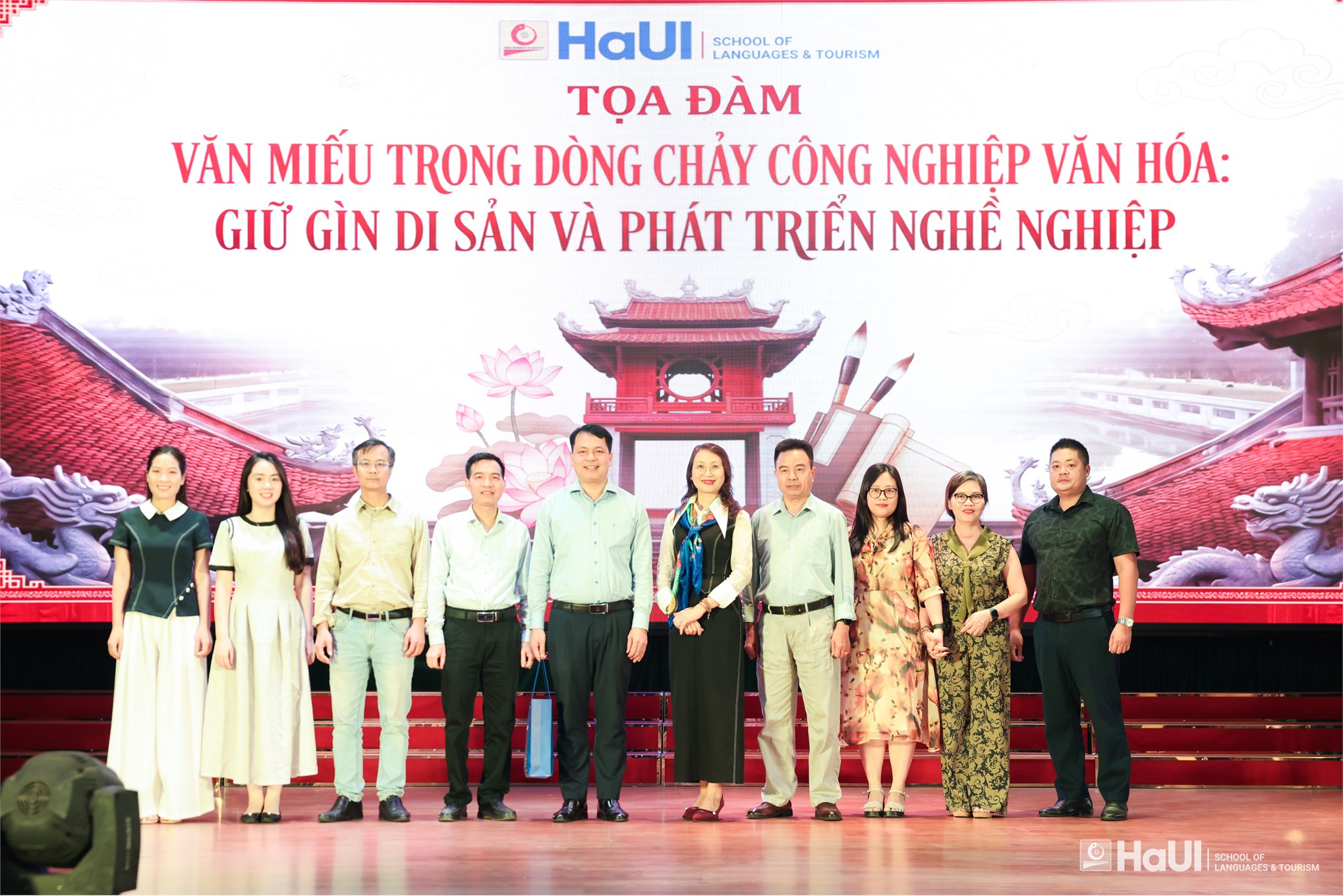 Tọa đàm Văn Miếu trong dòng chảy công nghiệp văn hóa: Giữ gìn di sản và phát triển nghề nghiệp