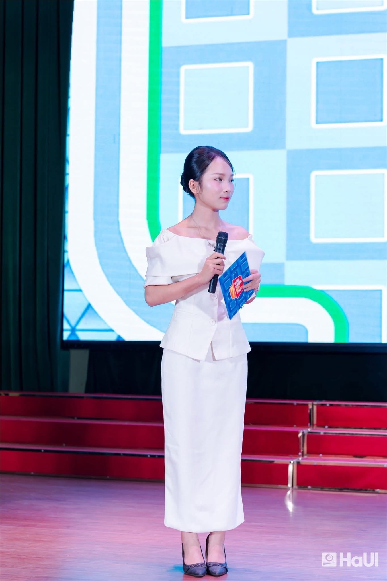 Nữ sinh Khoa Du lịch truyền cảm hứng từ hành trình vượt khó và ghi dấu ấn bằng nhiều thành tích nổi bật