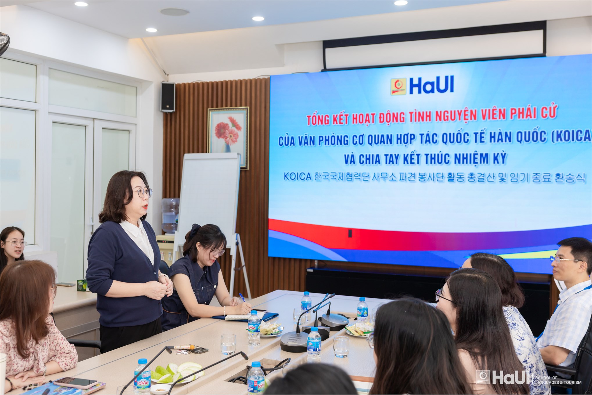 Trường Ngoại ngữ – Du lịch tri ân tình nguyện viên KOICA Lee Soo Sun sau 2 năm công tác tại HaUI