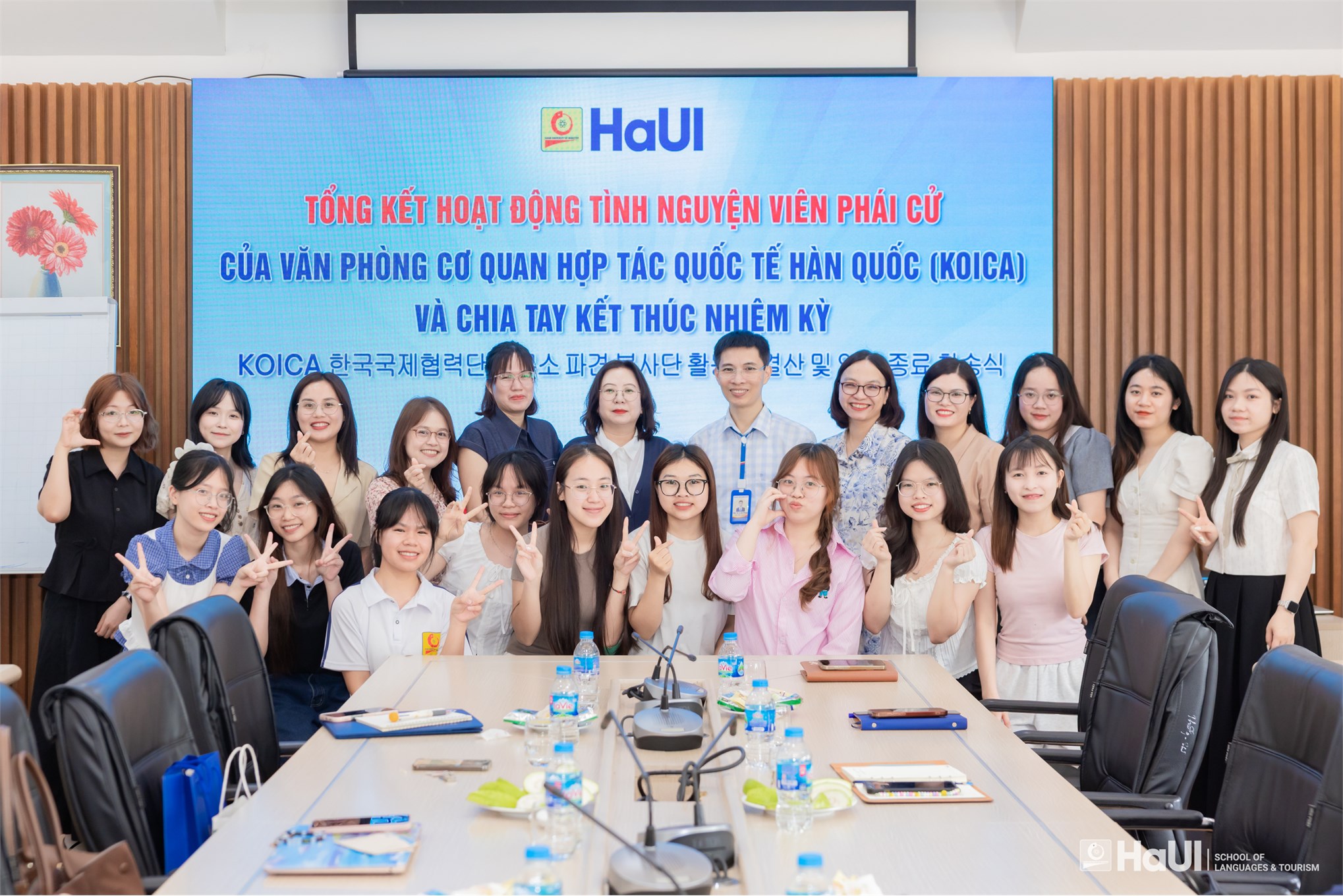 Trường Ngoại ngữ – Du lịch tri ân tình nguyện viên KOICA Lee Soo Sun sau 2 năm công tác tại HaUI
