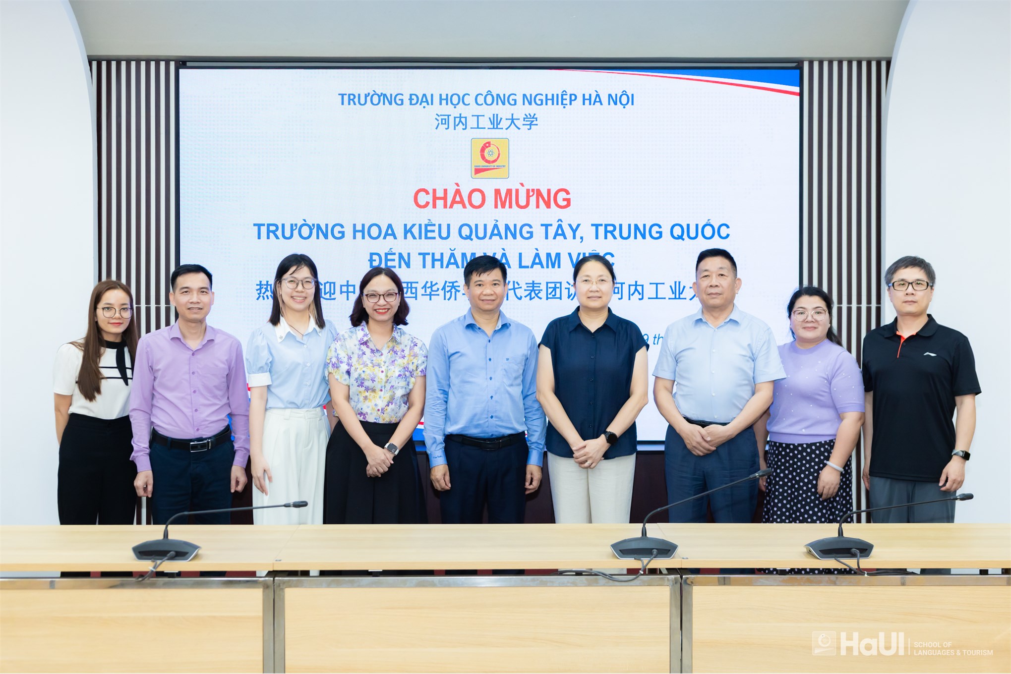 Trường Ngoại ngữ - Du lịch làm việc với Trường Hoa Kiều Quảng Tây, Trung Quốc: Tăng cường kết nối giáo dục và giao lưu văn hóa Việt - Trung