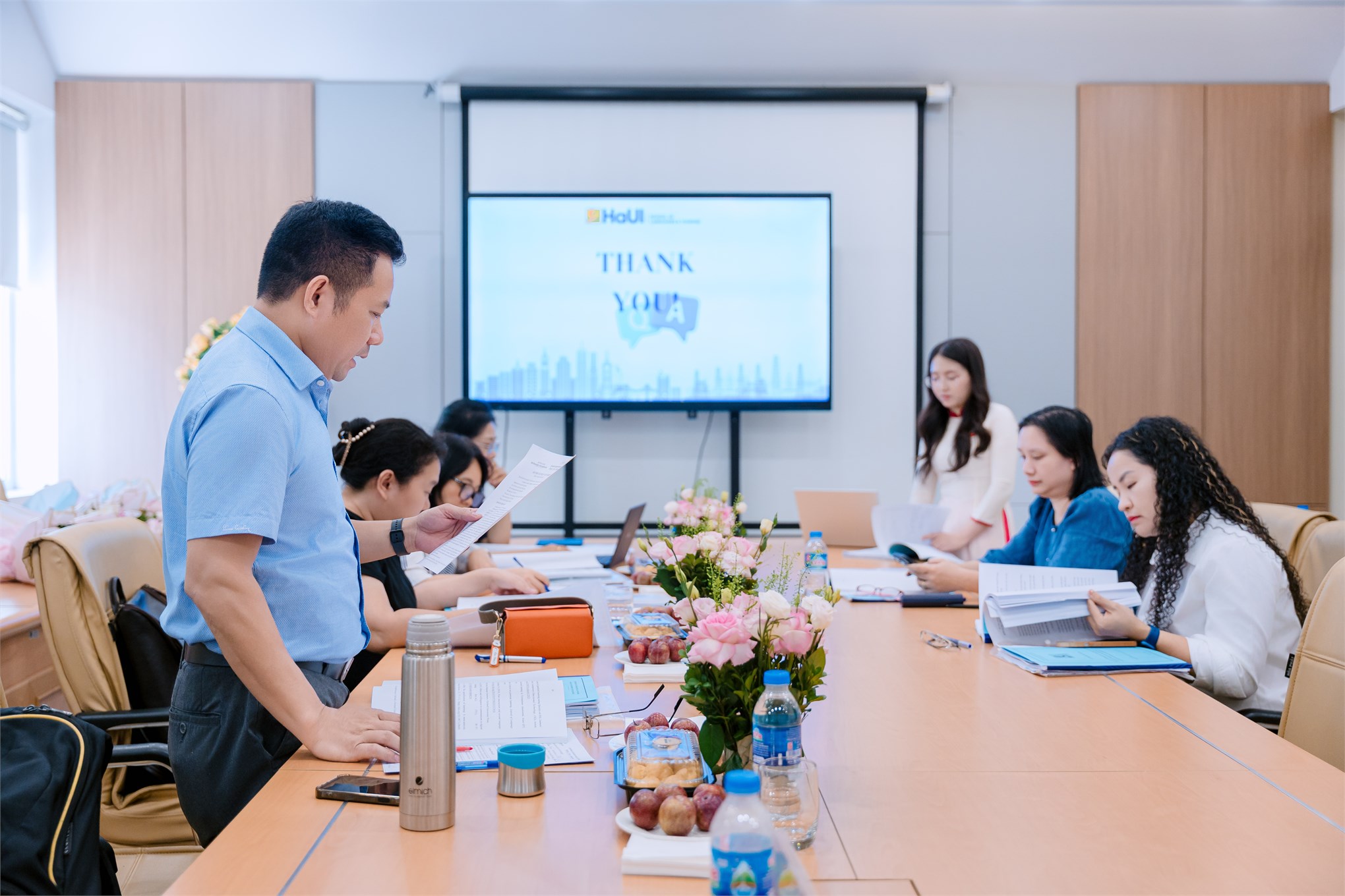 Học viên cao học ngành Ngôn ngữ Anh khóa 14 bảo vệ thành công đề án tốt nghiệp thạc sĩ