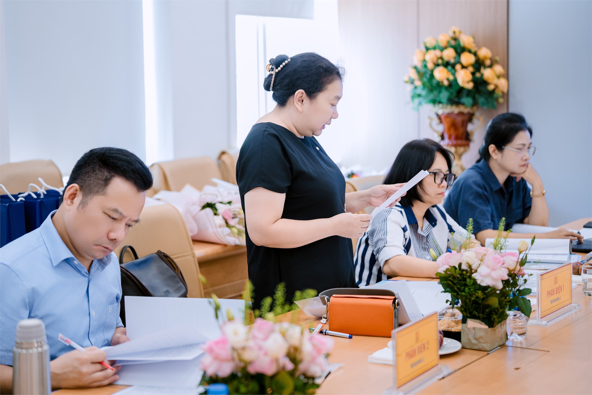 Học viên cao học ngành Ngôn ngữ Anh khóa 14 bảo vệ thành công đề án tốt nghiệp thạc sĩ