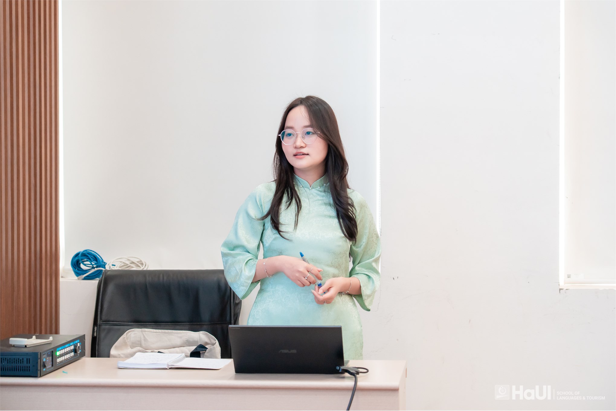 Học viên cao học ngành Quản trị dịch vụ du lịch và lữ hành khóa đầu tiên bảo vệ thành công Đề án tốt nghiệp Thạc sĩ