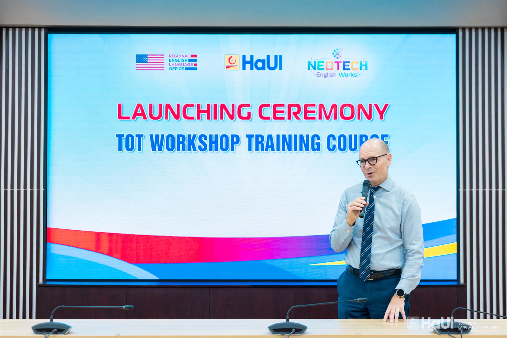 Khai mạc khóa tập huấn giảng viên Dự án NeoTECH English Works! tại Đại học Công nghiệp Hà Nội