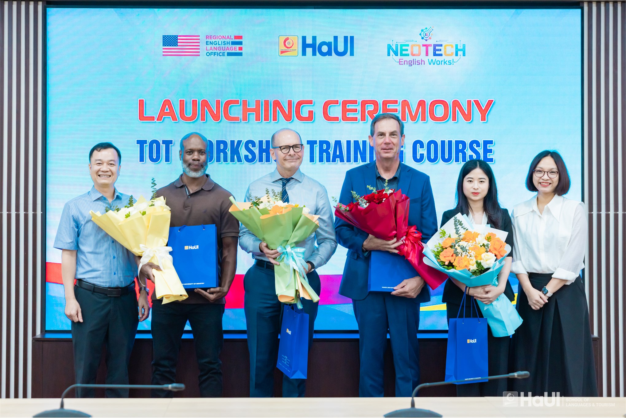 Khai mạc khóa tập huấn giảng viên Dự án NeoTECH English Works!